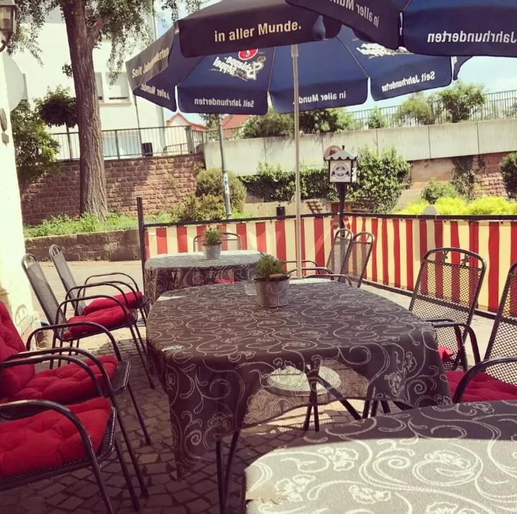 Restaurant/places to eat in Hotel & Restaurant Zum Karpfen