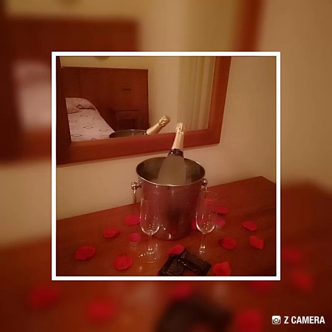 Staff, Bed in Hotel Reina Isabel