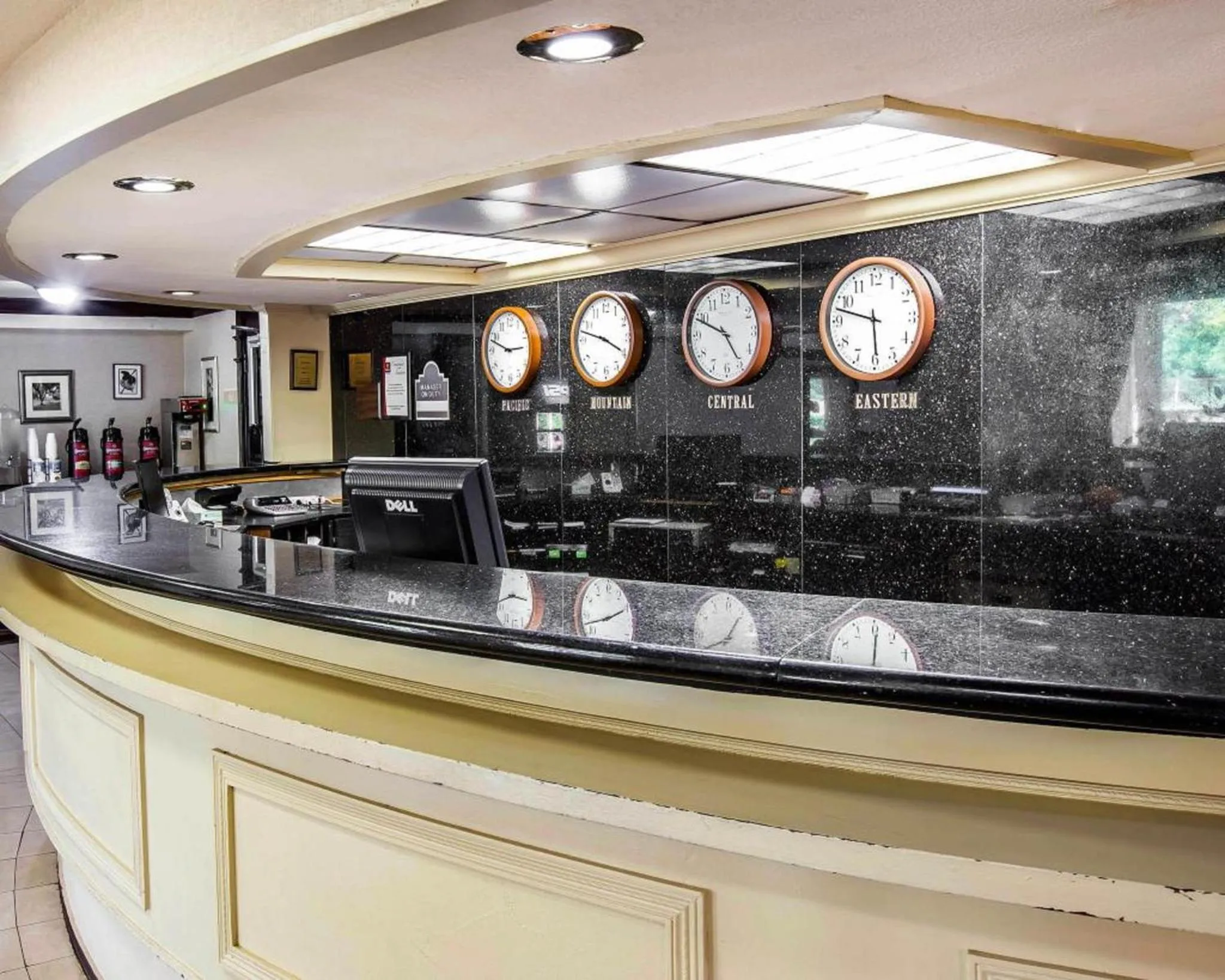 Lobby or reception in Ramada by Wyndham Birmingham Airport