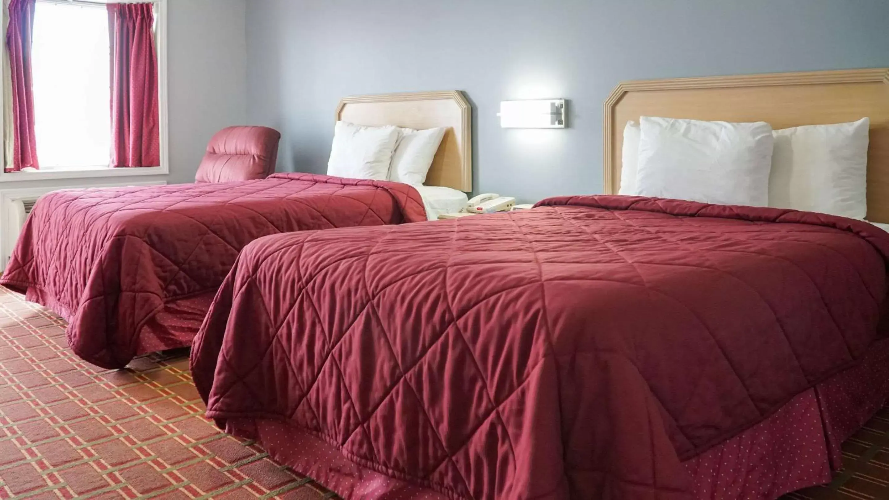 Double Room with Two Double Beds - Accessible/Non-Smoking in Rodeway Inn Double Room with Two Double Beds - Accessible/Non-Smoking in Rodeway Inn