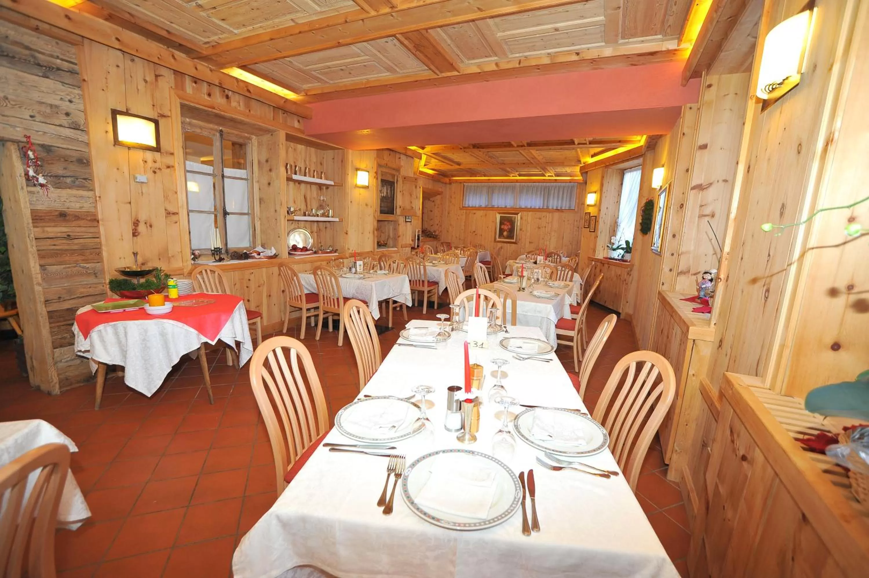 Restaurant/places to eat in Hotel Derby