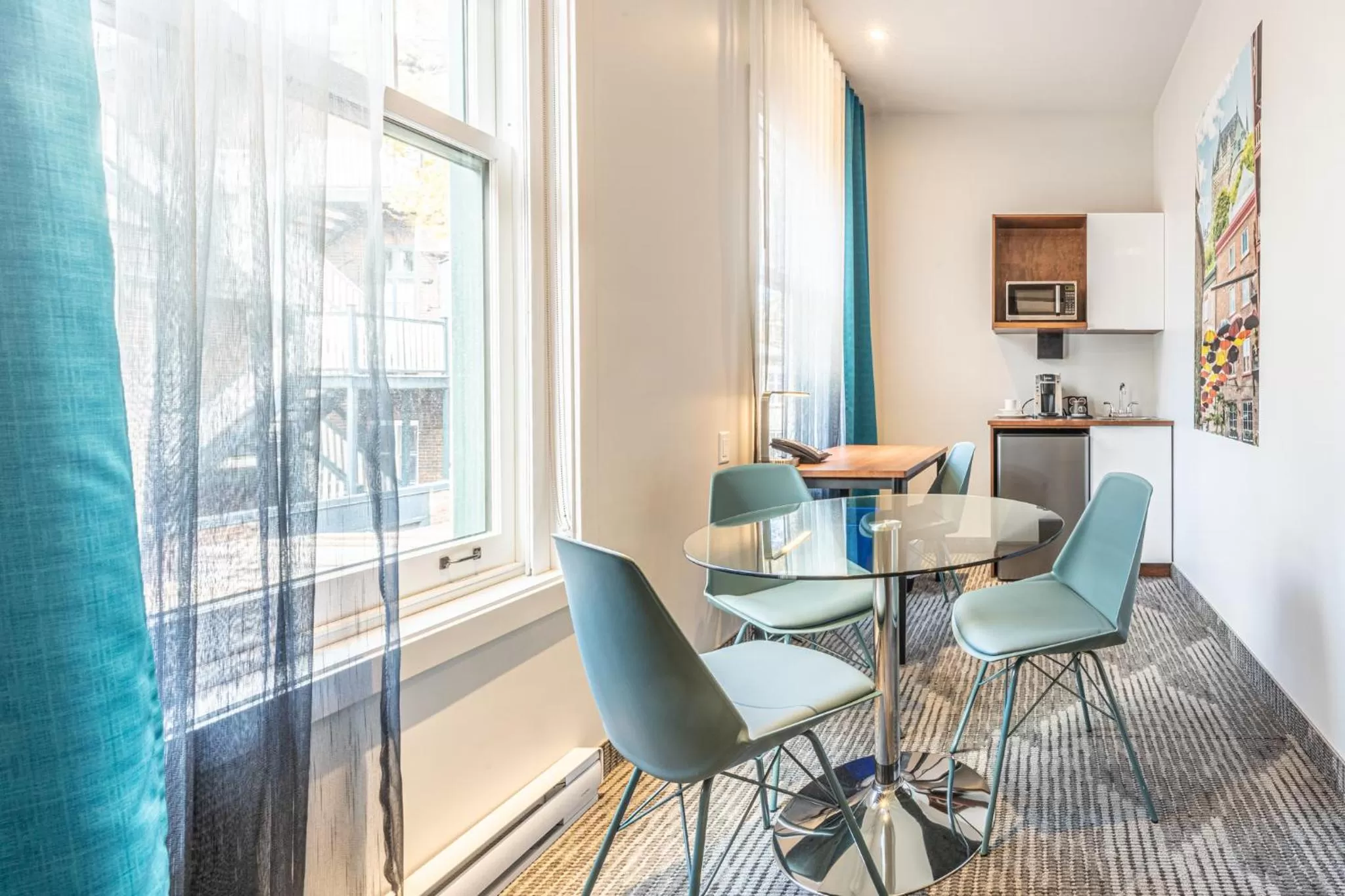 Kitchen or kitchenette in Hôtel Manoir Vieux-Québec