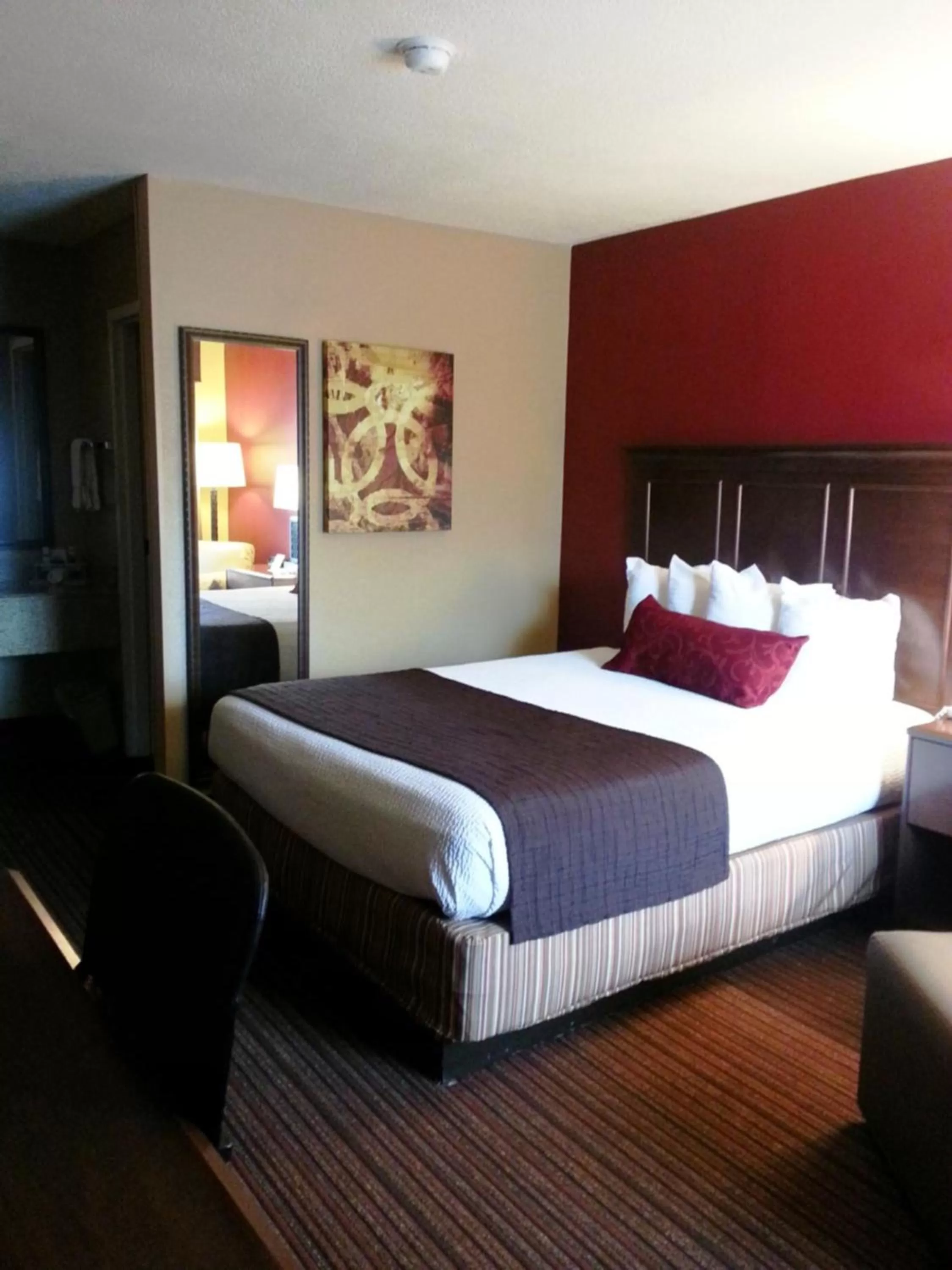 Queen Room - Non-Smoking in Quality Inn & Suites