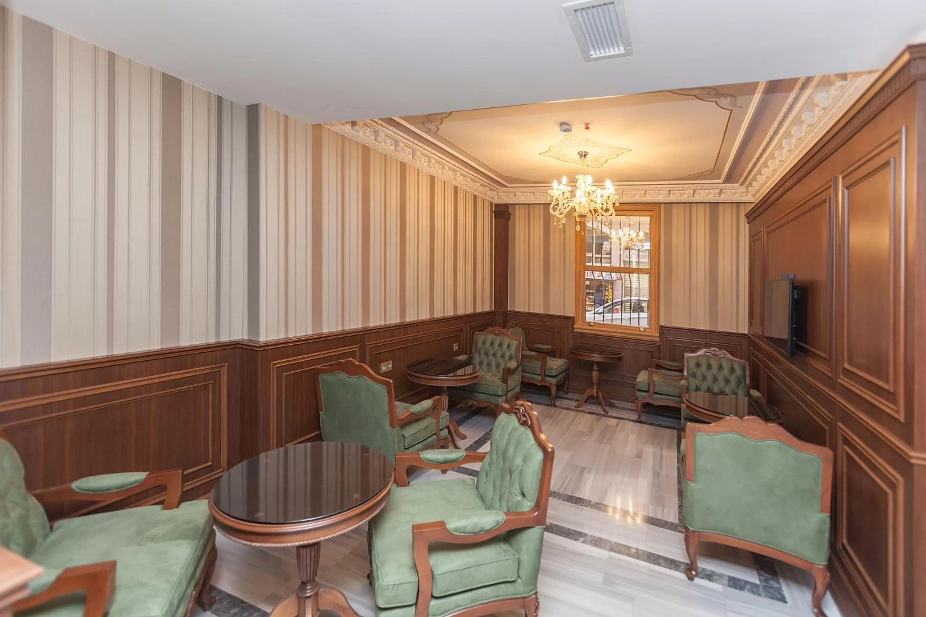 Lounge or bar in Meserret Palace Hotel - Special Category