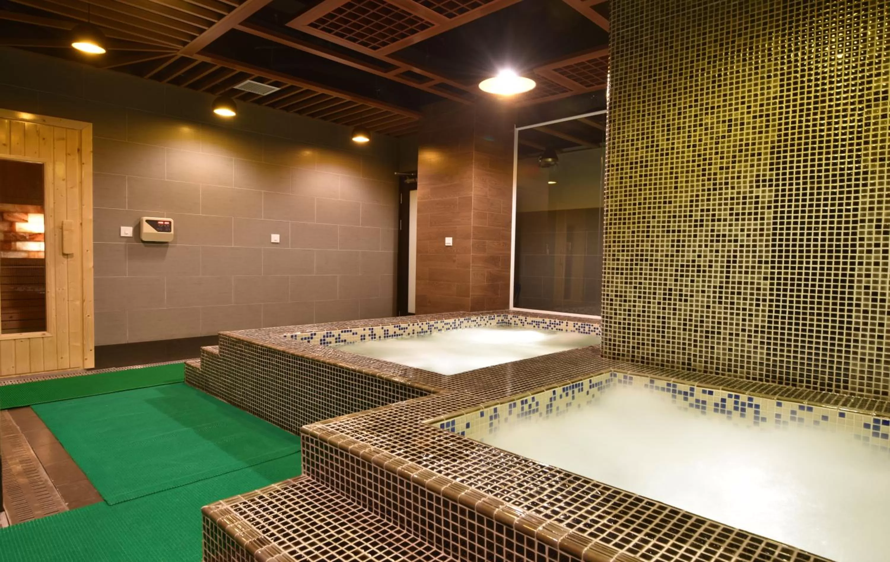 Hot Spring Bath in Grandiose Hotel & Spa