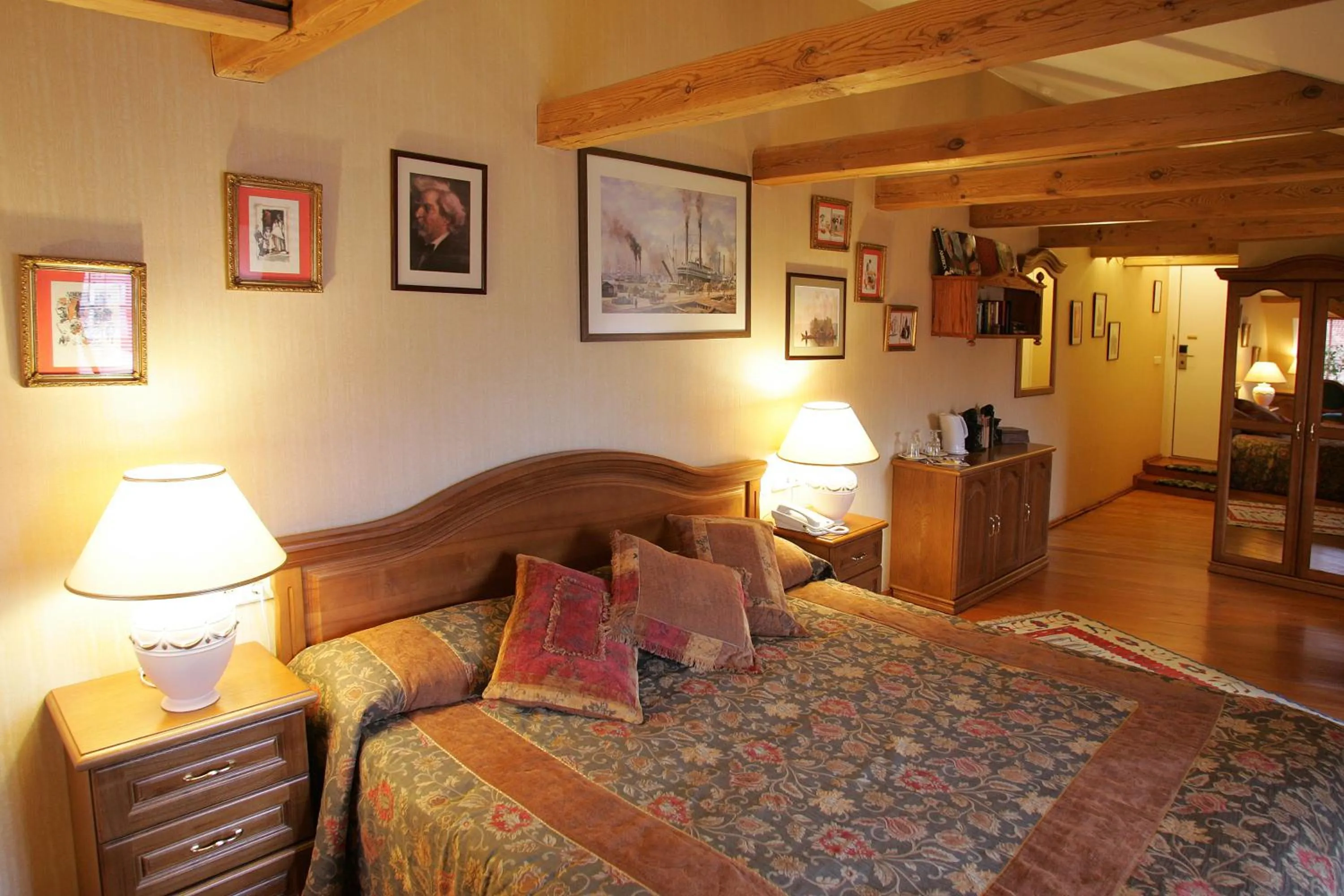 Bed in Shakespeare Boutique Hotel