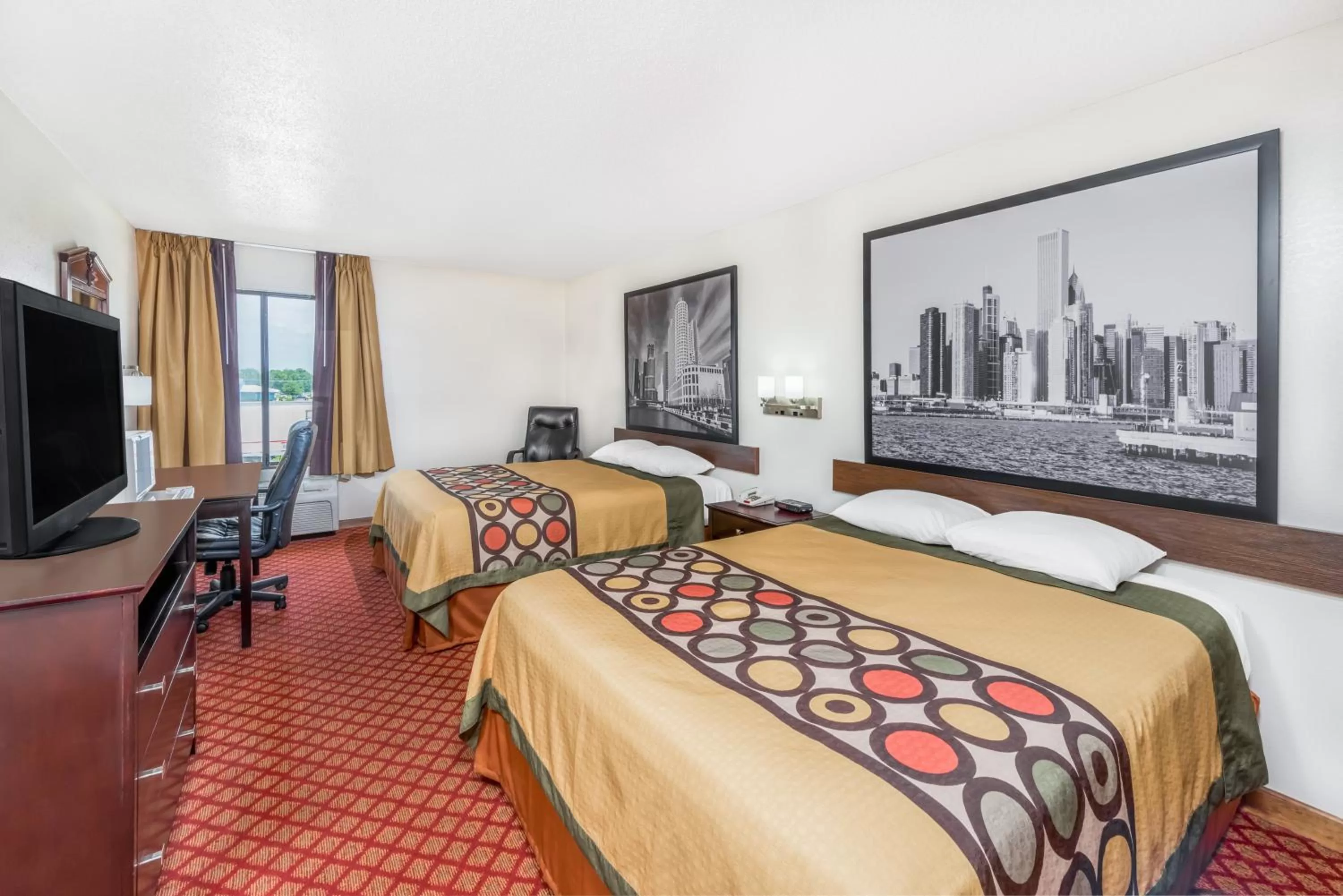 Photo of the whole room, Bed in Super 8 by Wyndham Marshall