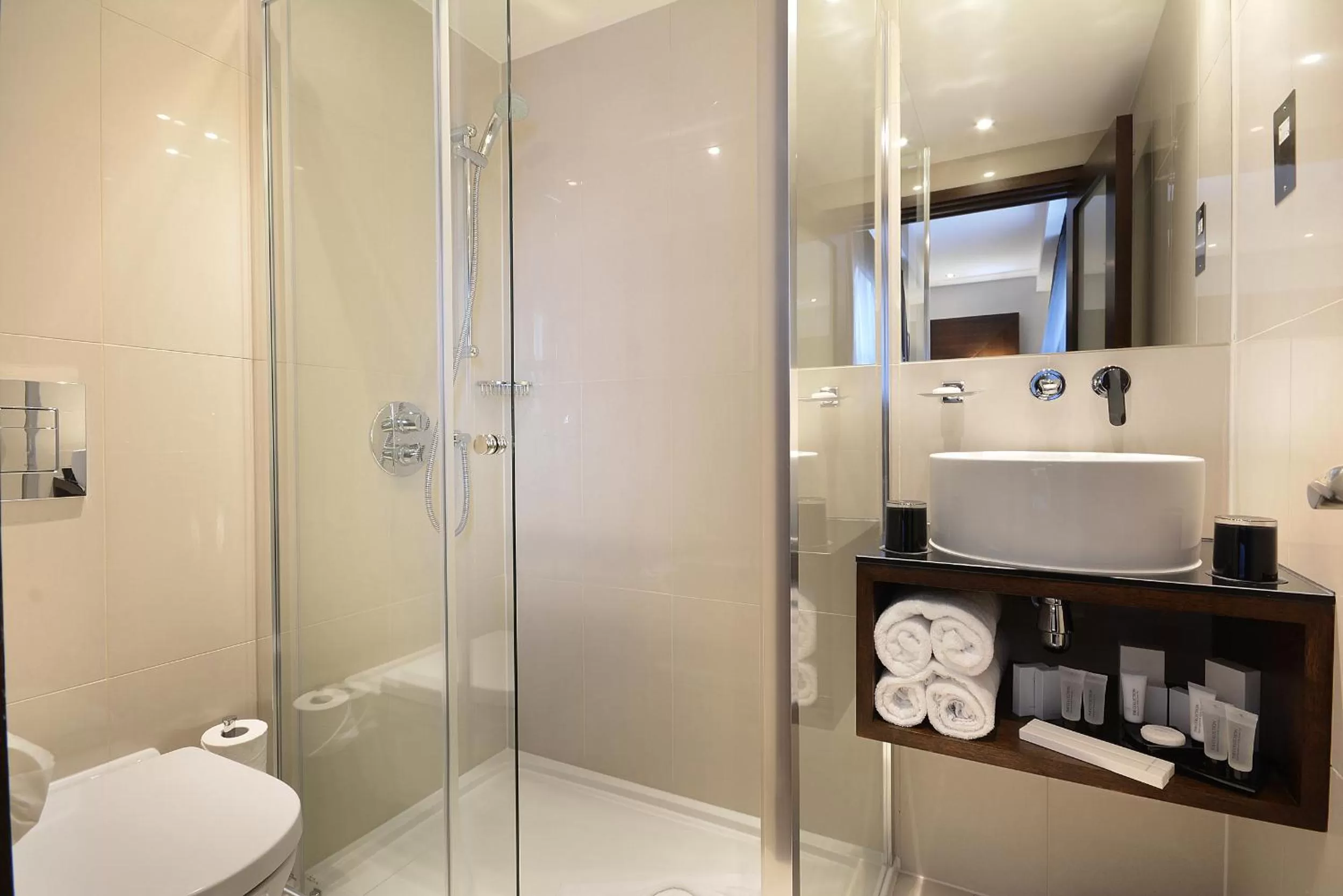 Bathroom in Park Grand London Lancaster Gate