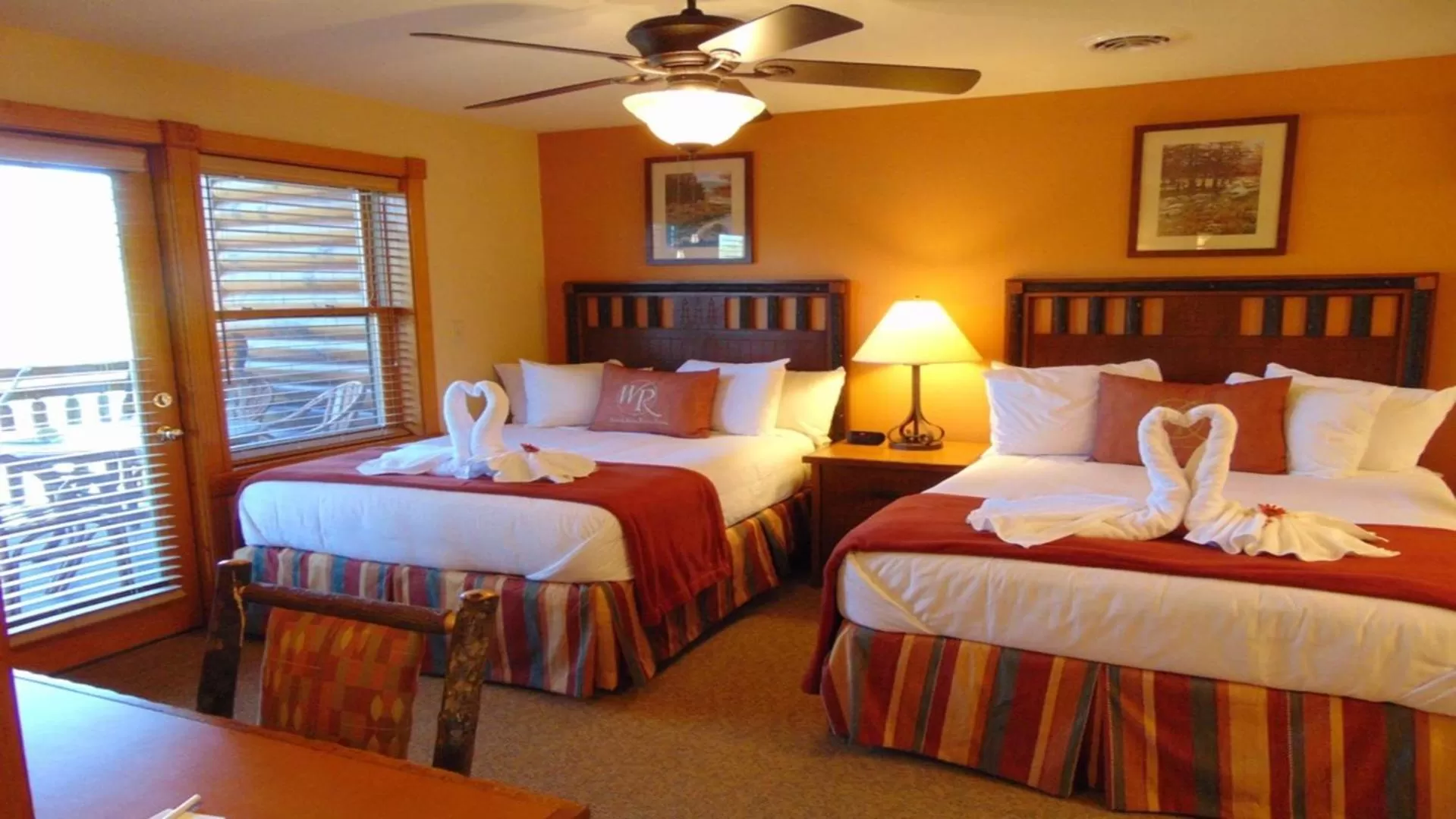 STUNNING CONDO NEAR UNIVERSAL STUDIOS