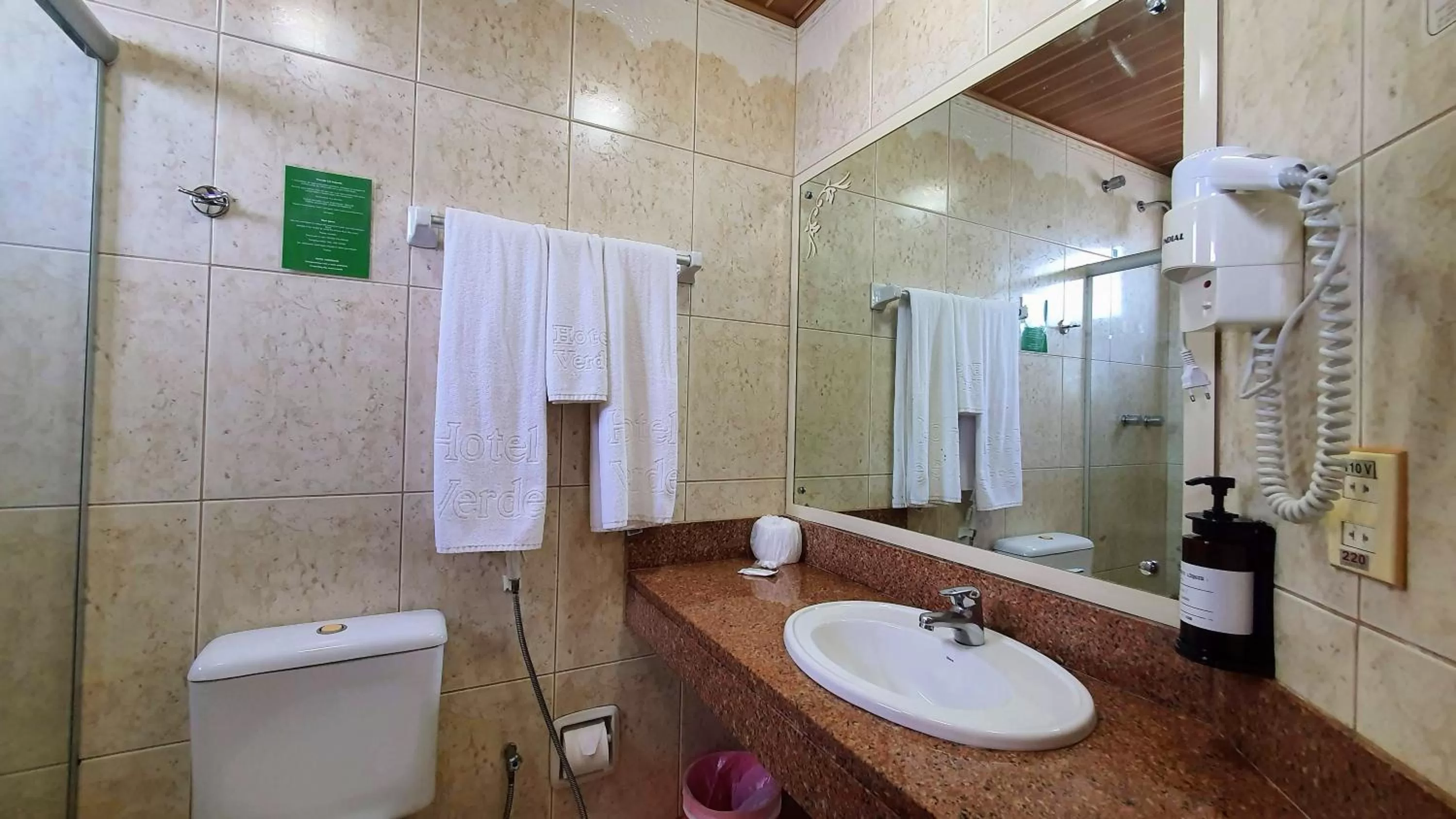 Shower in Hotel Verdemar