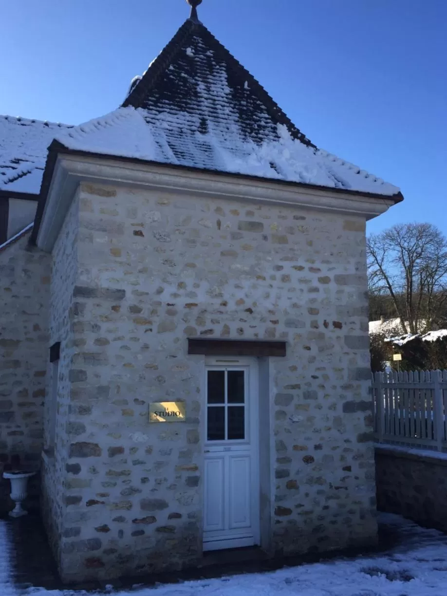 Facade/entrance in la ferme des ruelles
