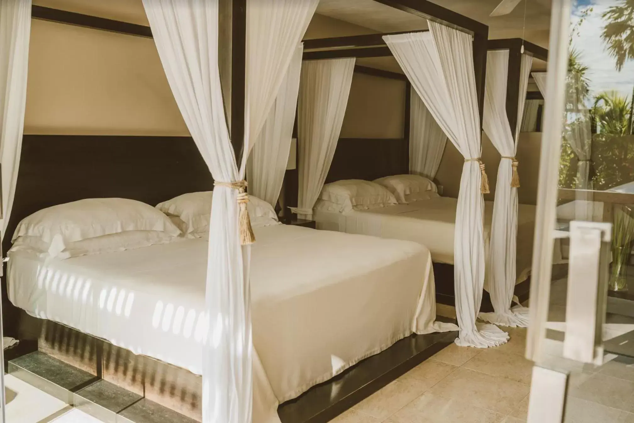 King Room with Two King Beds in Jashita Hotel King Room with Two King Beds in Jashita Hotel