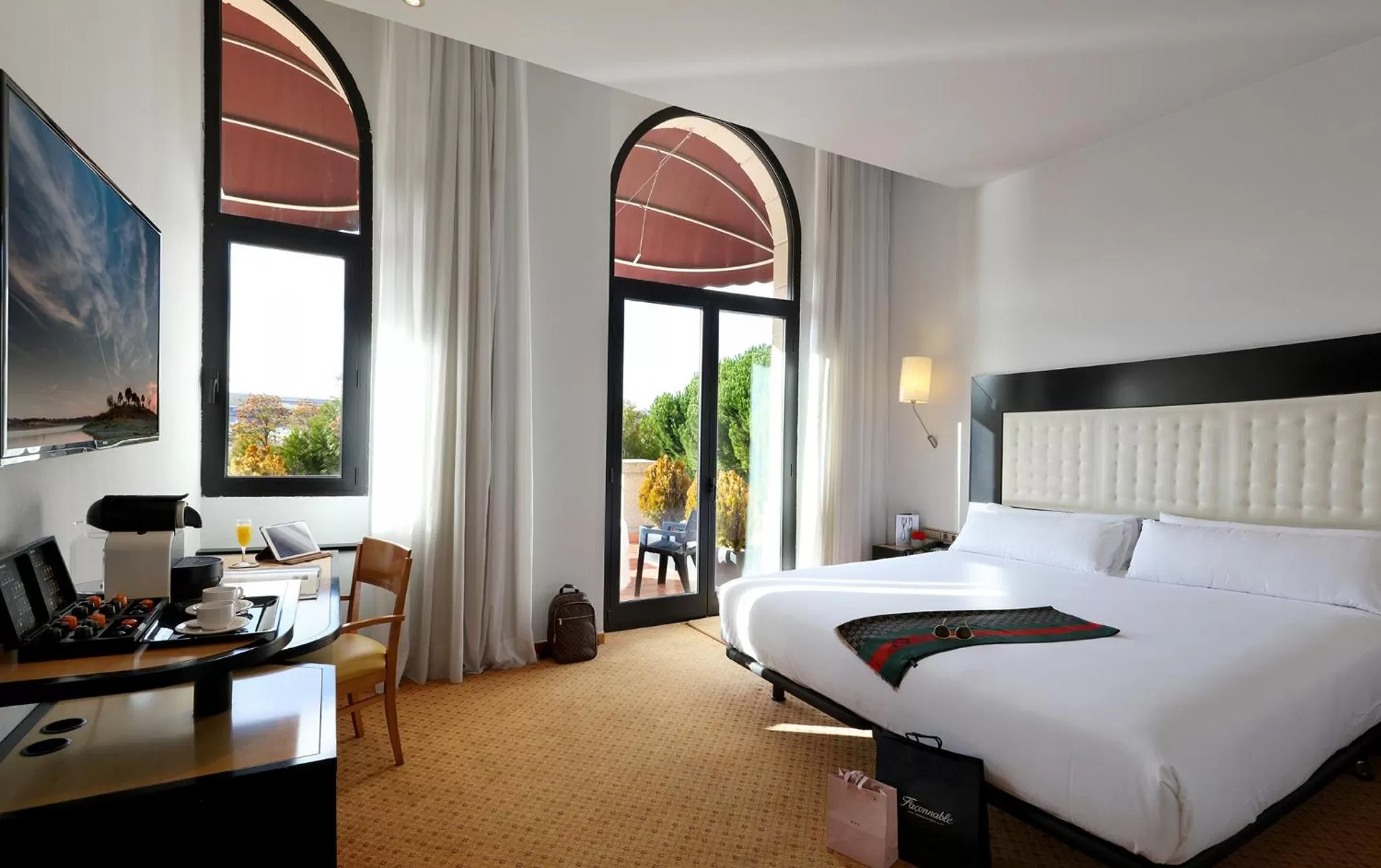 Coffee/tea facilities, Bed in Abba Burgos