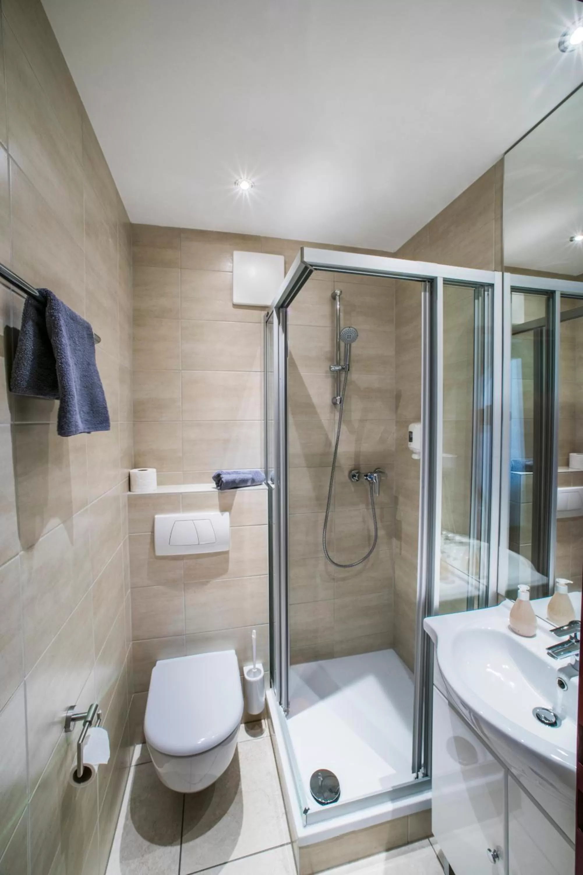 Shower in Stadthotel Kramer