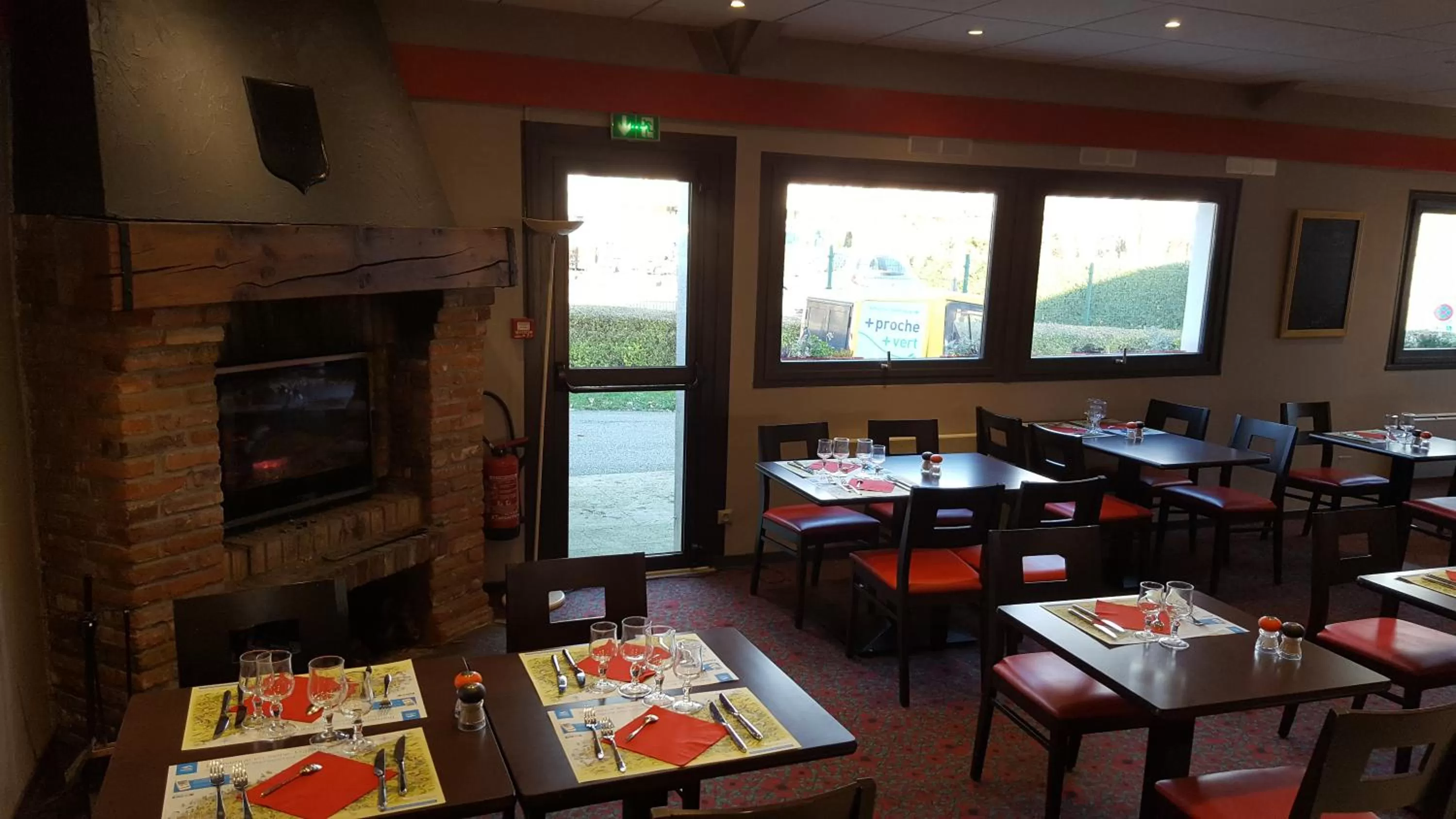 Restaurant/places to eat in ibis Dieppe Le Val Druel