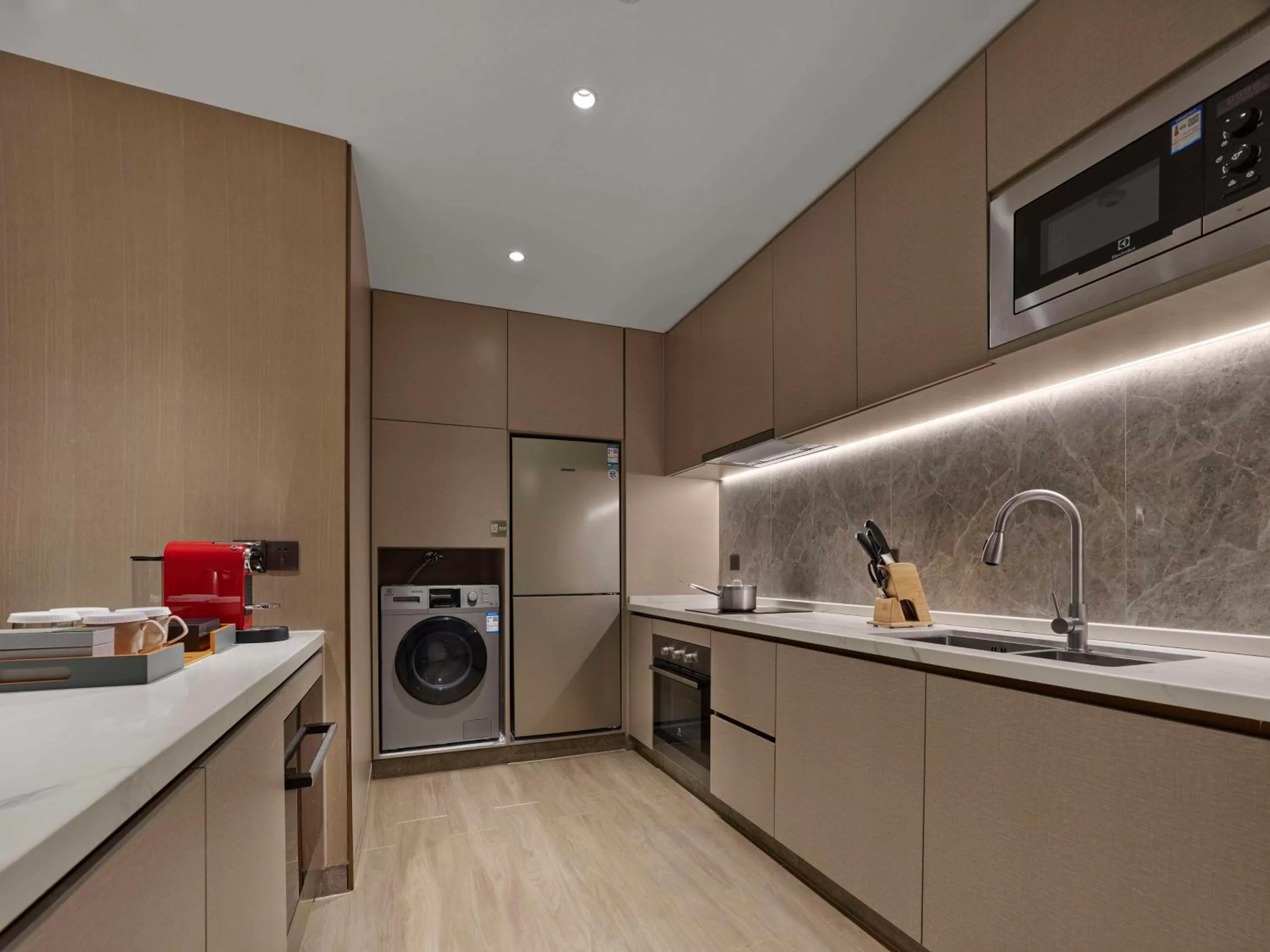 Kitchen or kitchenette in DoubleTree By Hilton Shenzhen Nanshan Hotel & Residences