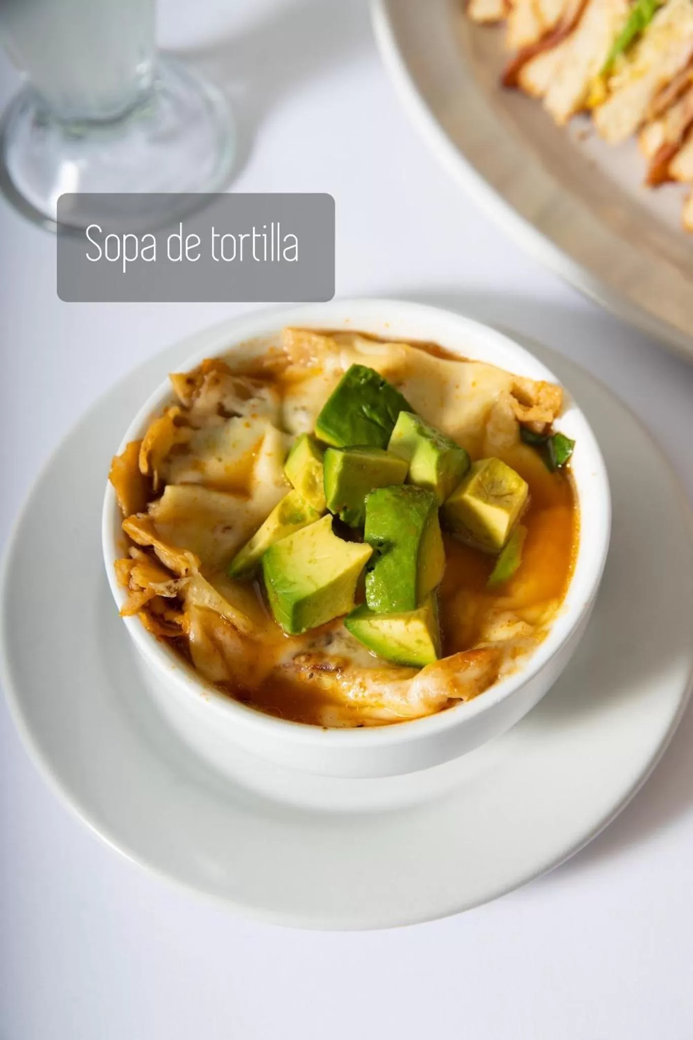 Restaurant/places to eat in Hotel Roble