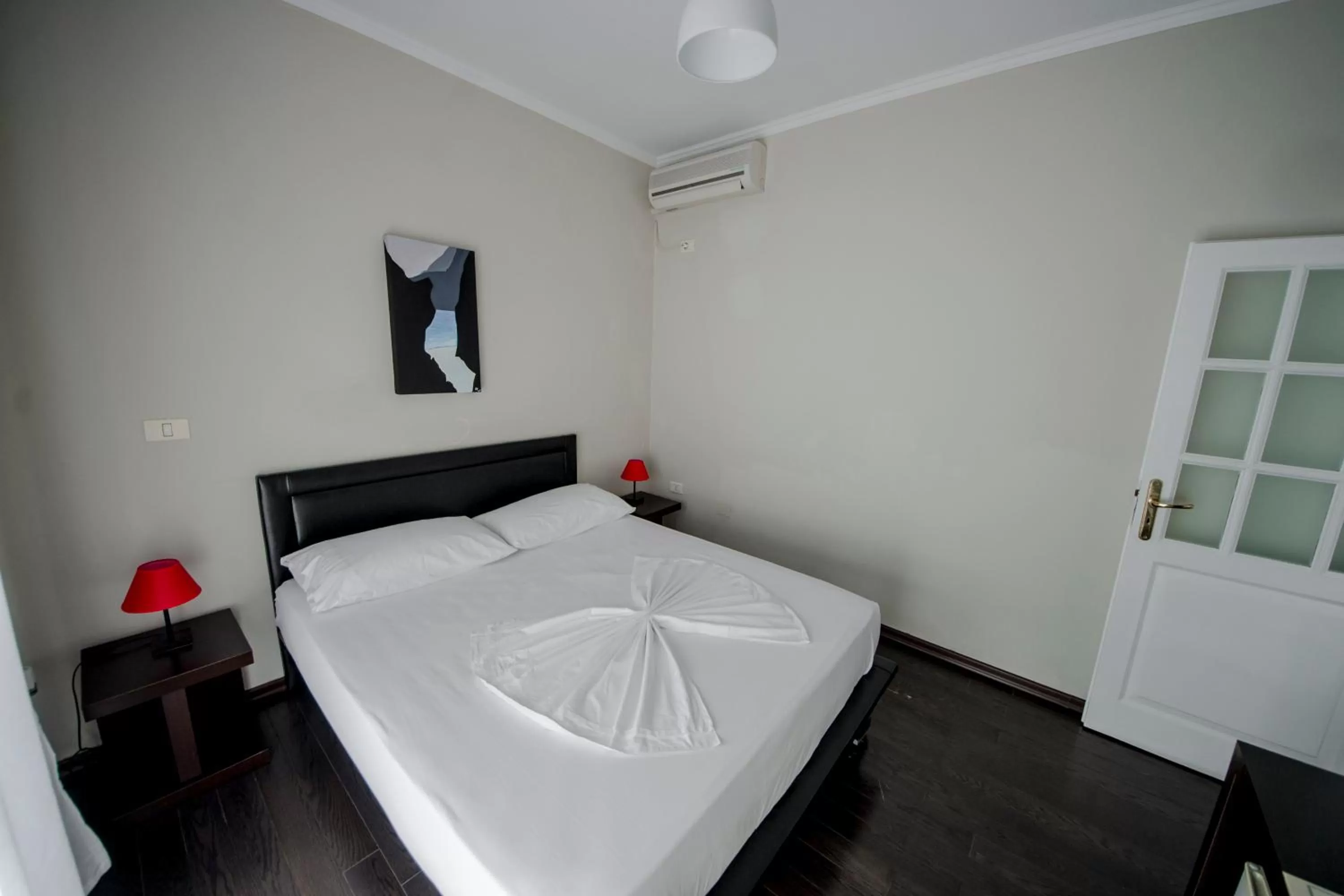 Bed in Kadrisa Hotel