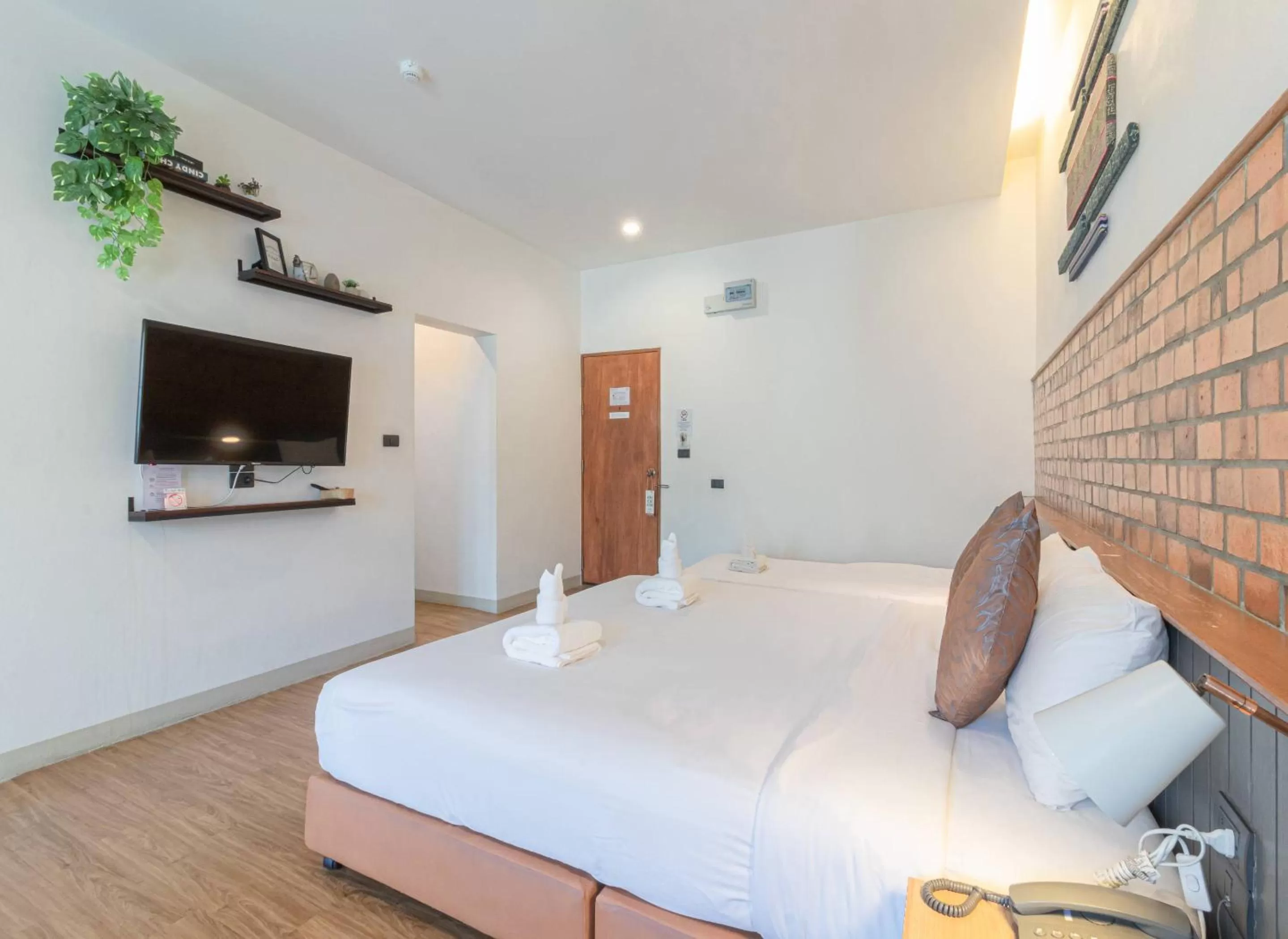 Bed in The Old City Wall Inn