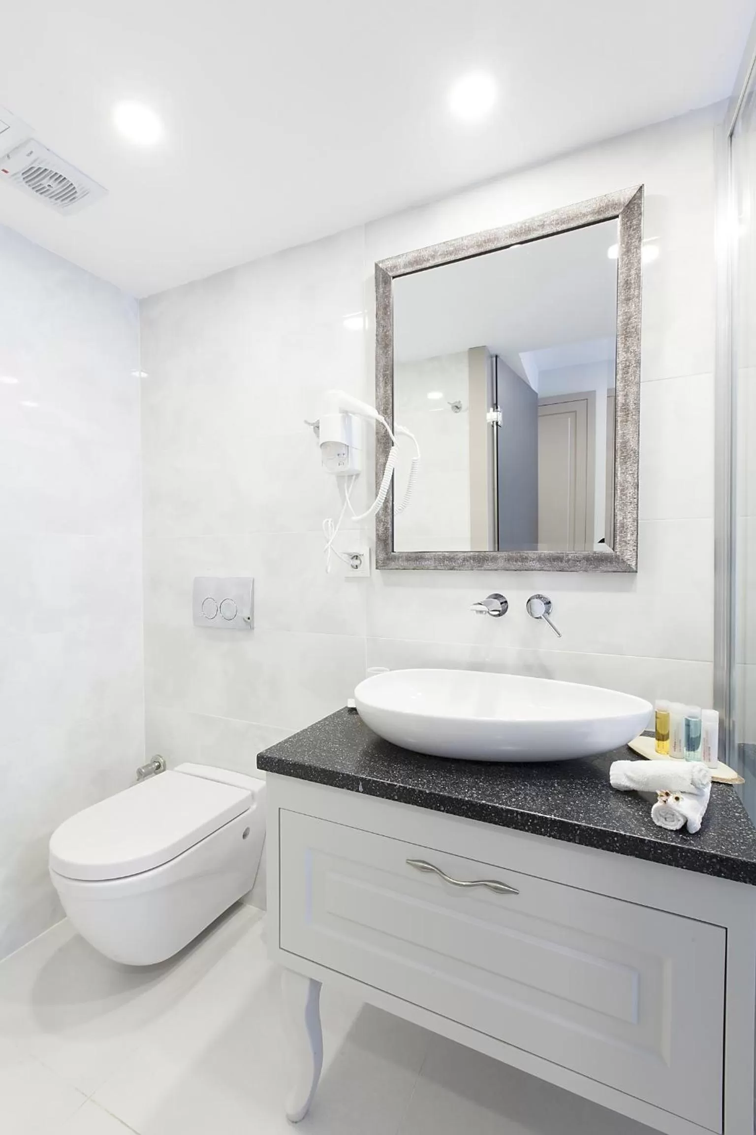 Bathroom in Perla Galata Hotel