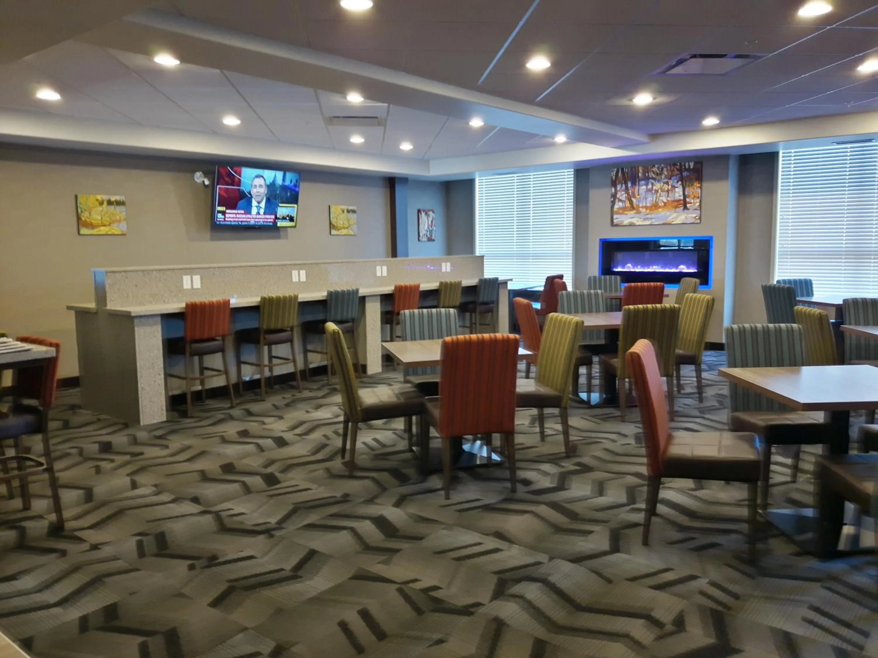 Restaurant/places to eat in Encore Suites by Service Plus Inns