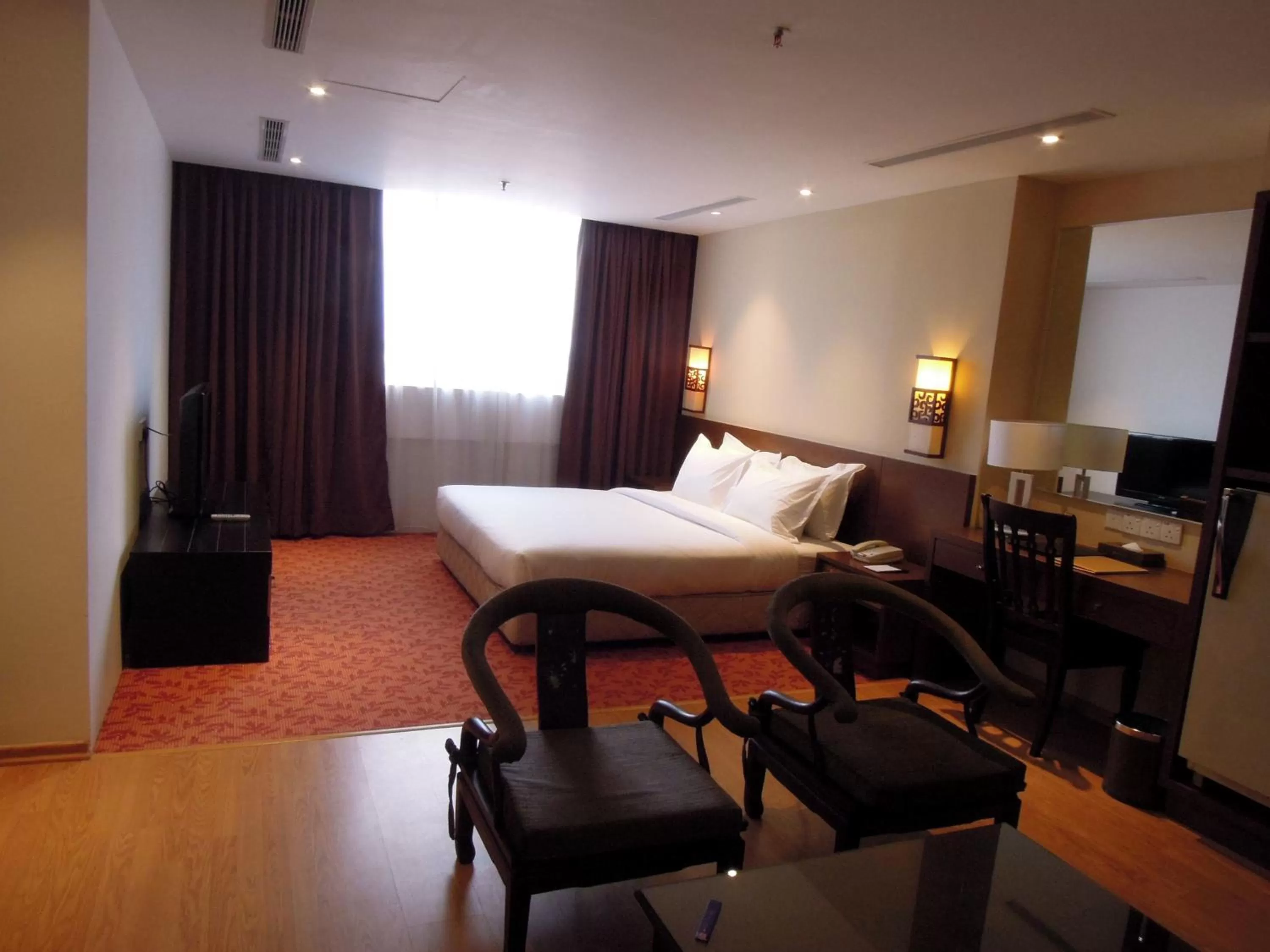 Photo of the whole room, Bed in Hotel Excelsior Ipoh