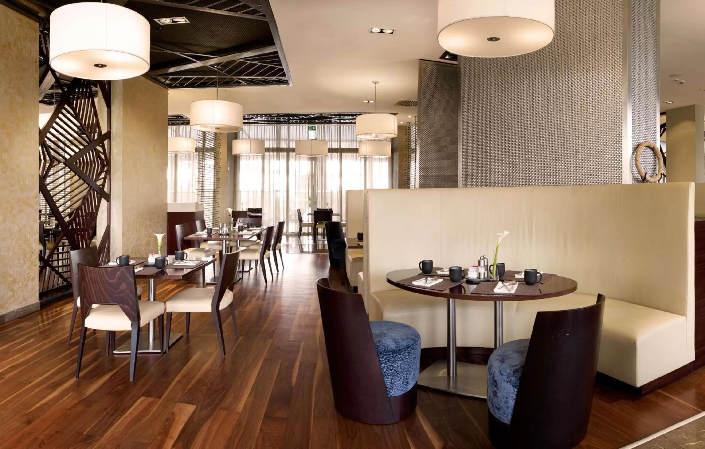 Restaurant/places to eat in Radisson Blu Hotel & Convention Centre Kigali