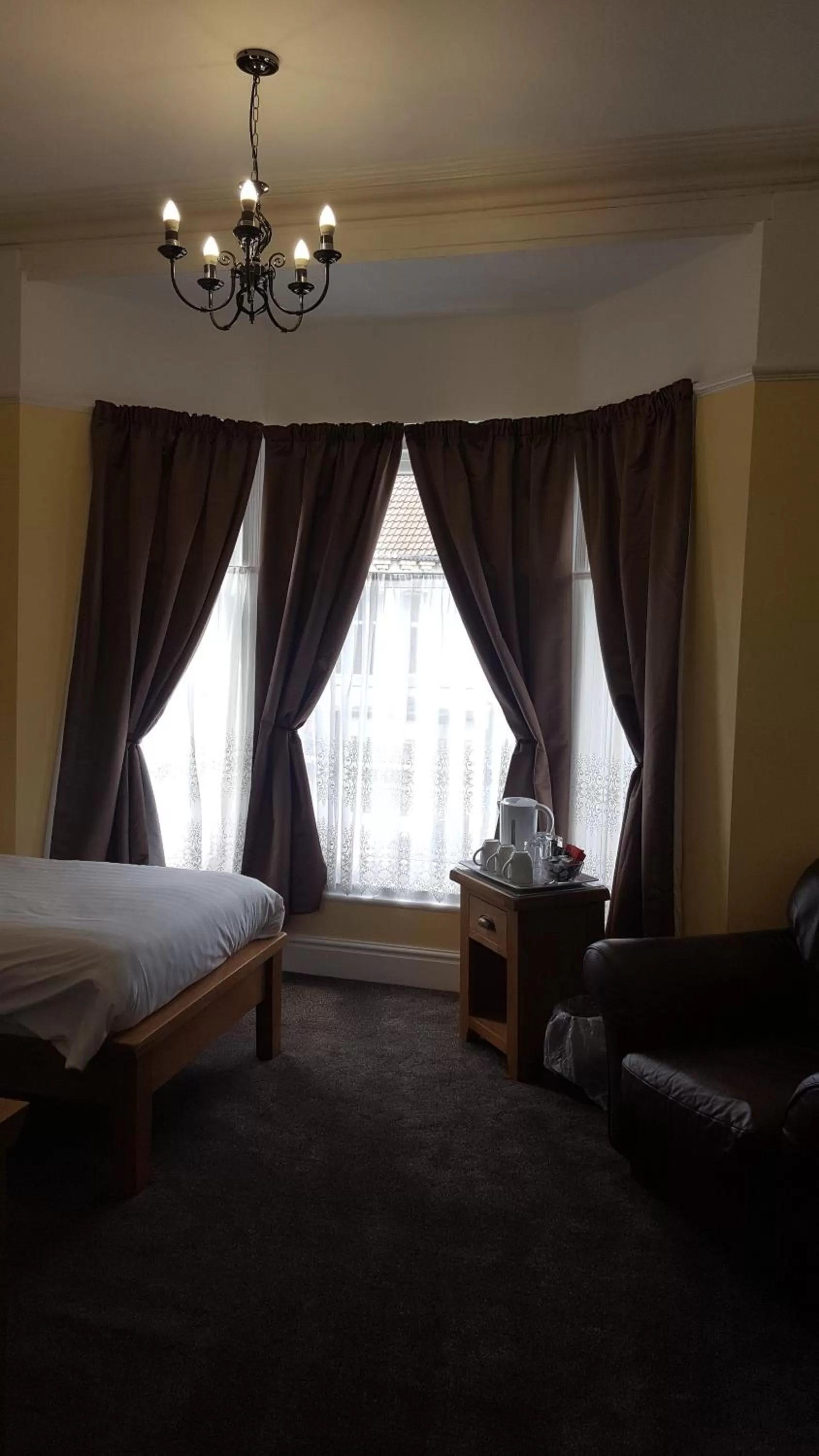 Seating area, Bed in The Beacon Hotel