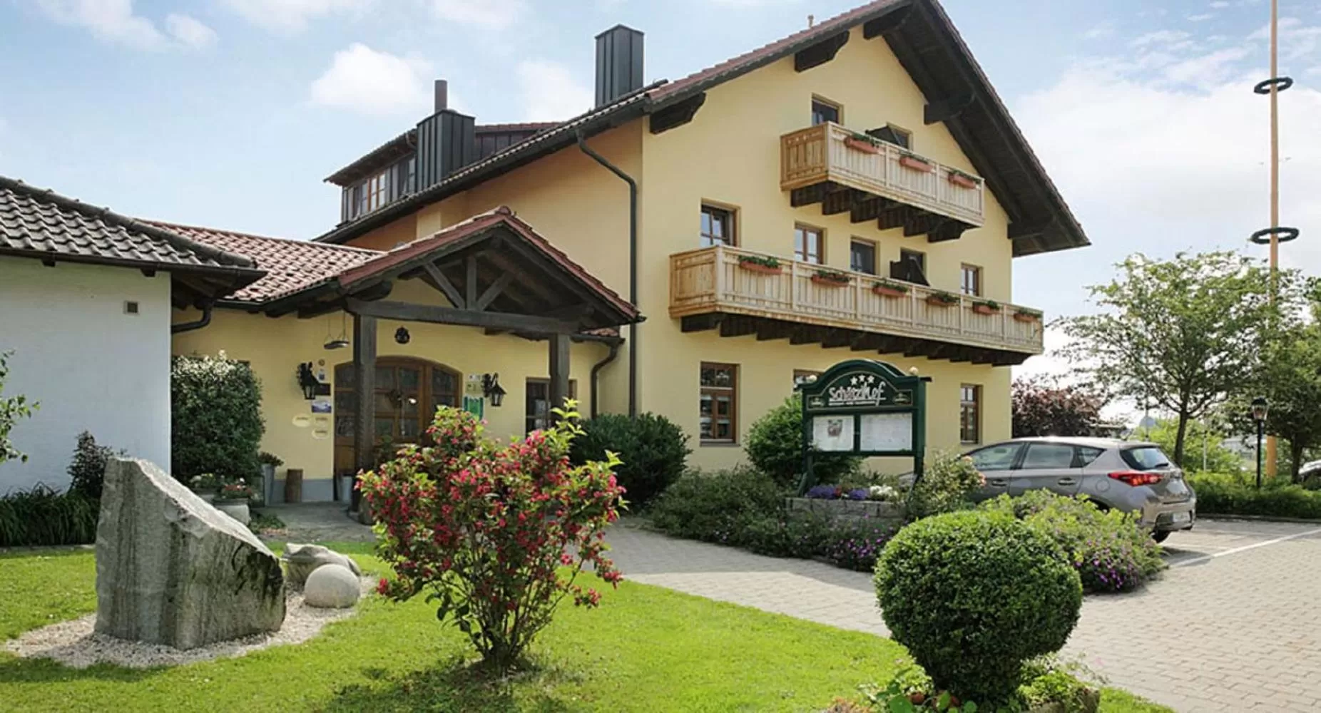 Property building in Schätzlhof OHG