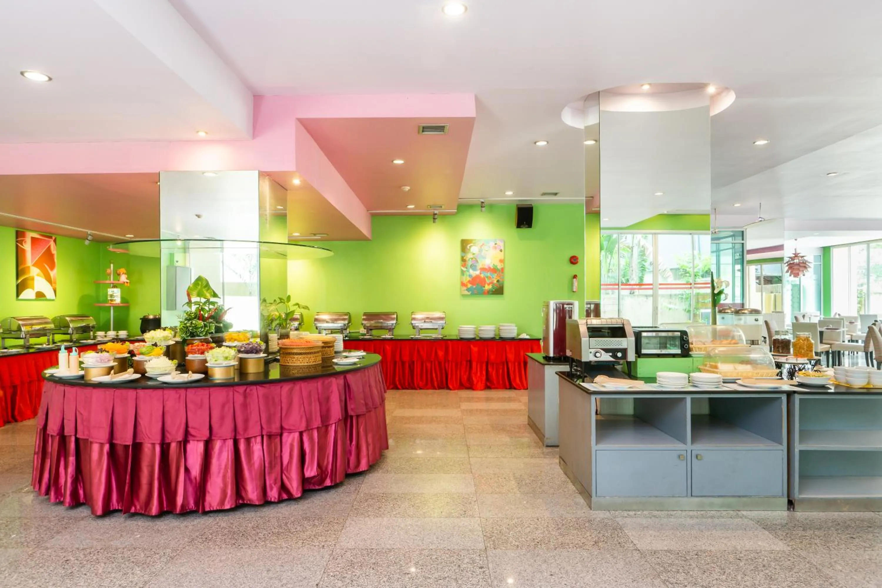 Restaurant/places to eat in Bella Villa Metro