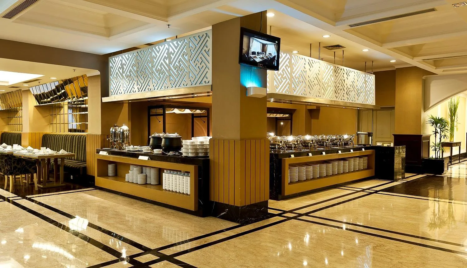 Restaurant/places to eat in Royal Kuningan