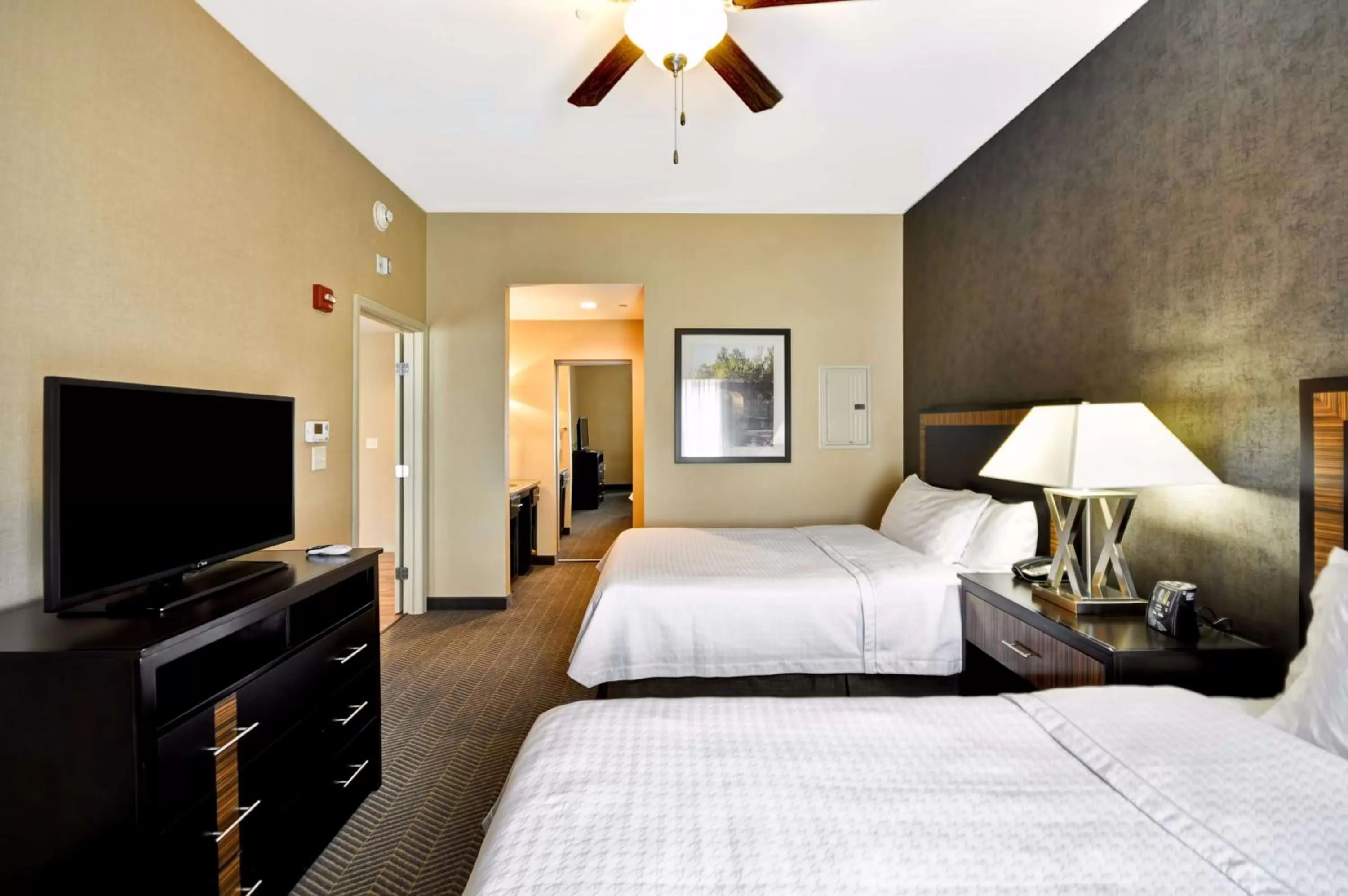 One-Bedroom Queen Suite in Homewood Suites by Hilton Hartford / Southington CT