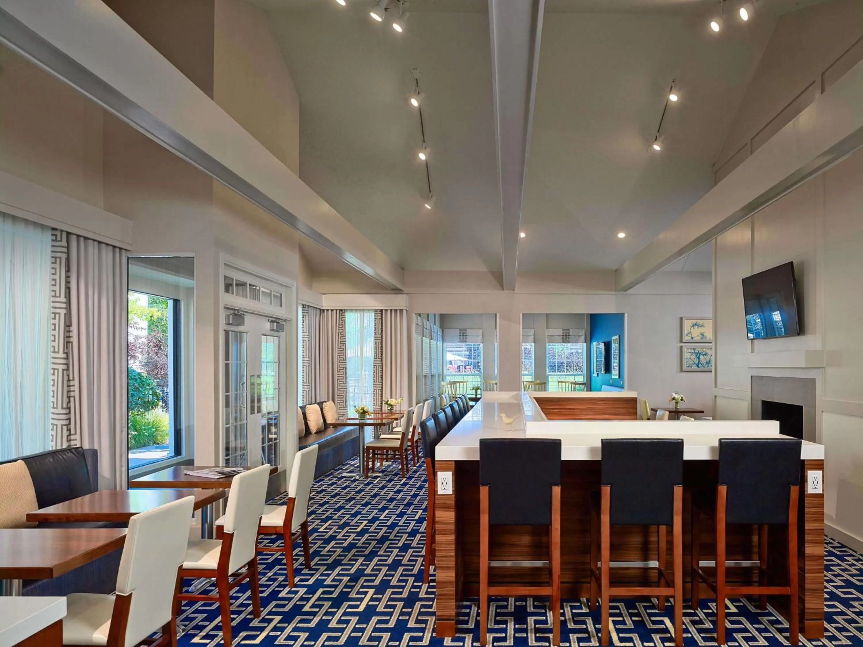 Breakfast in Sonesta ES Suites Cincinnati - Sharonville East