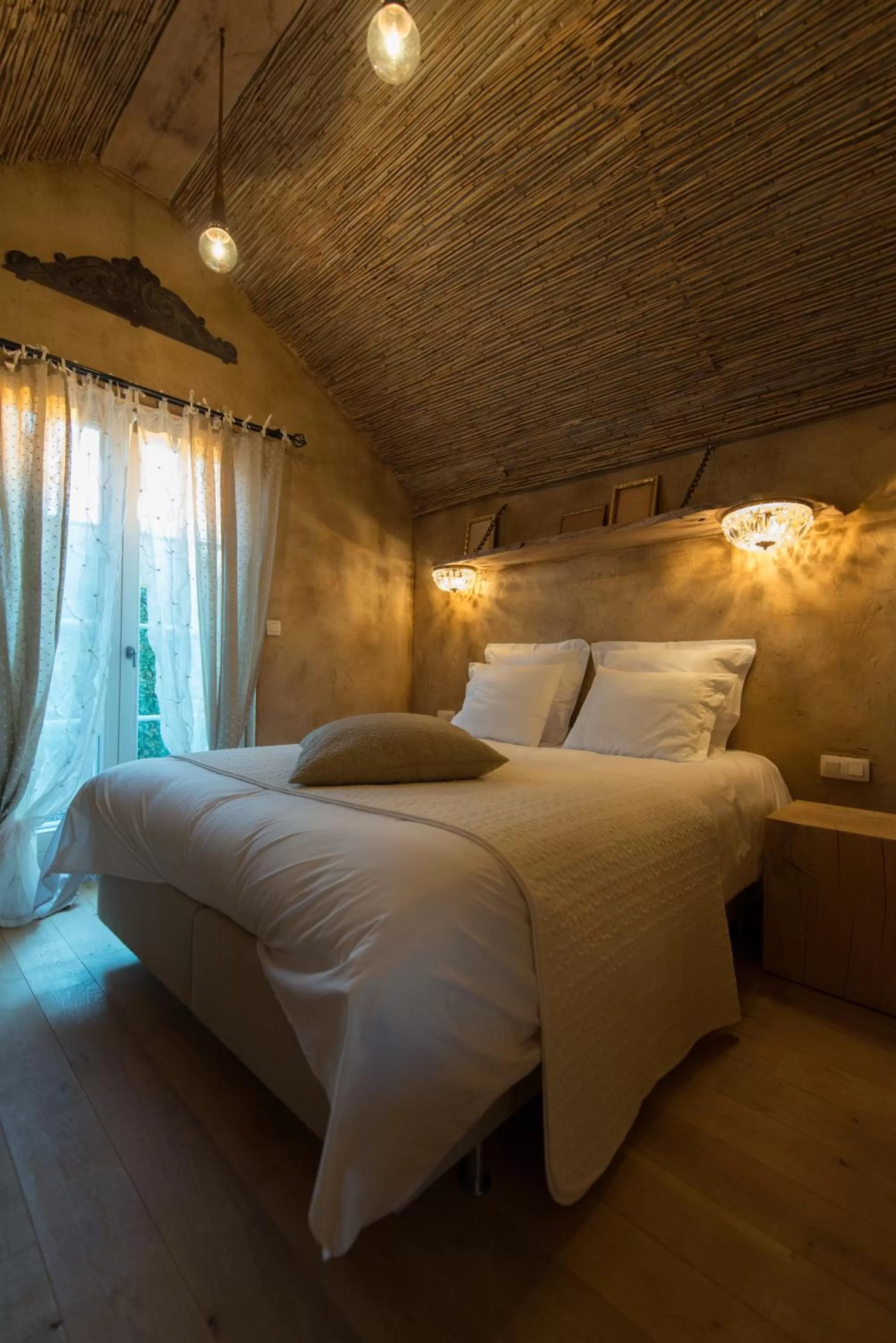 Shower, Bed in Les Chambres du Vivier, chambres d'hôtes à Durbuy