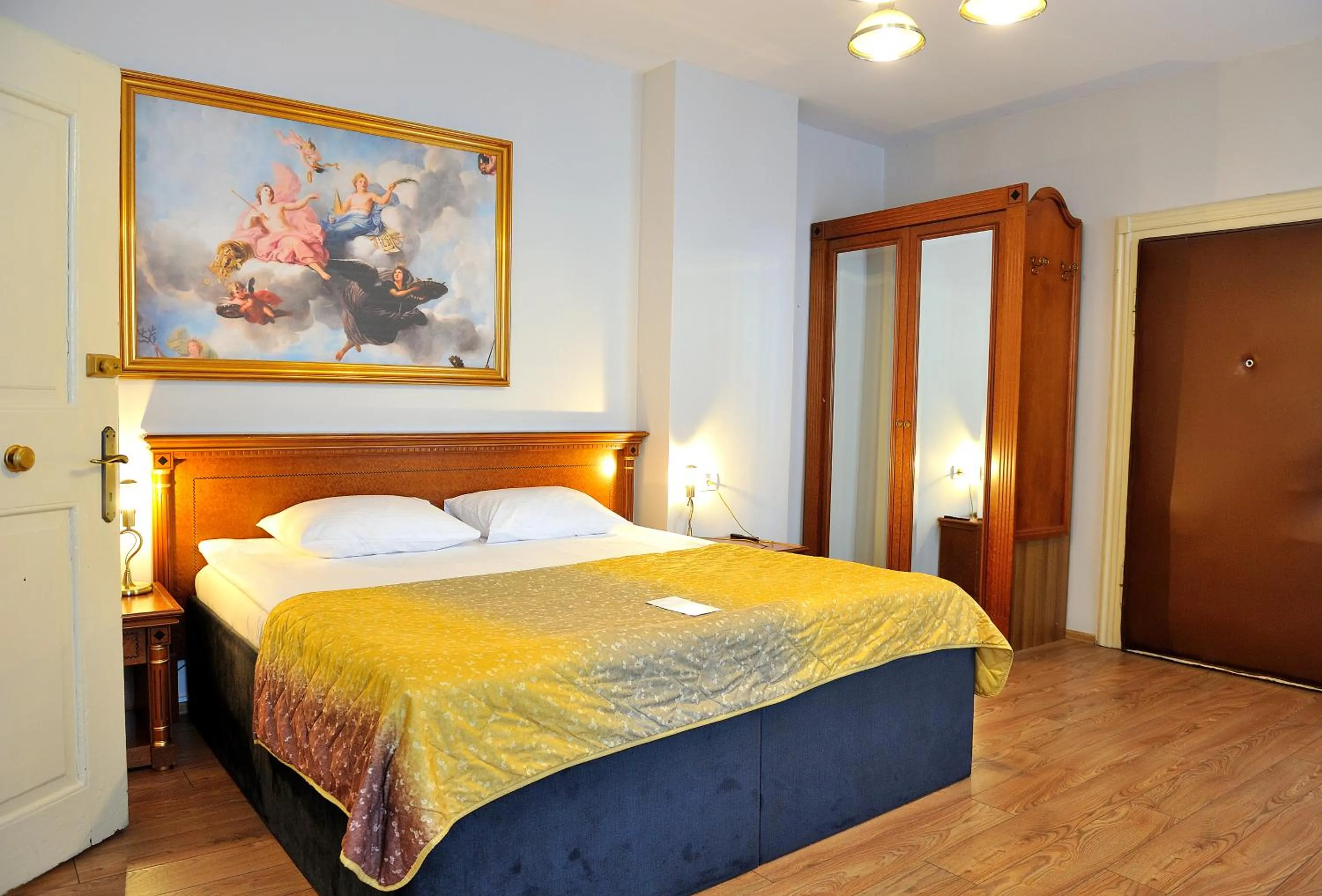 Bedroom, Bed in Safrano Palace