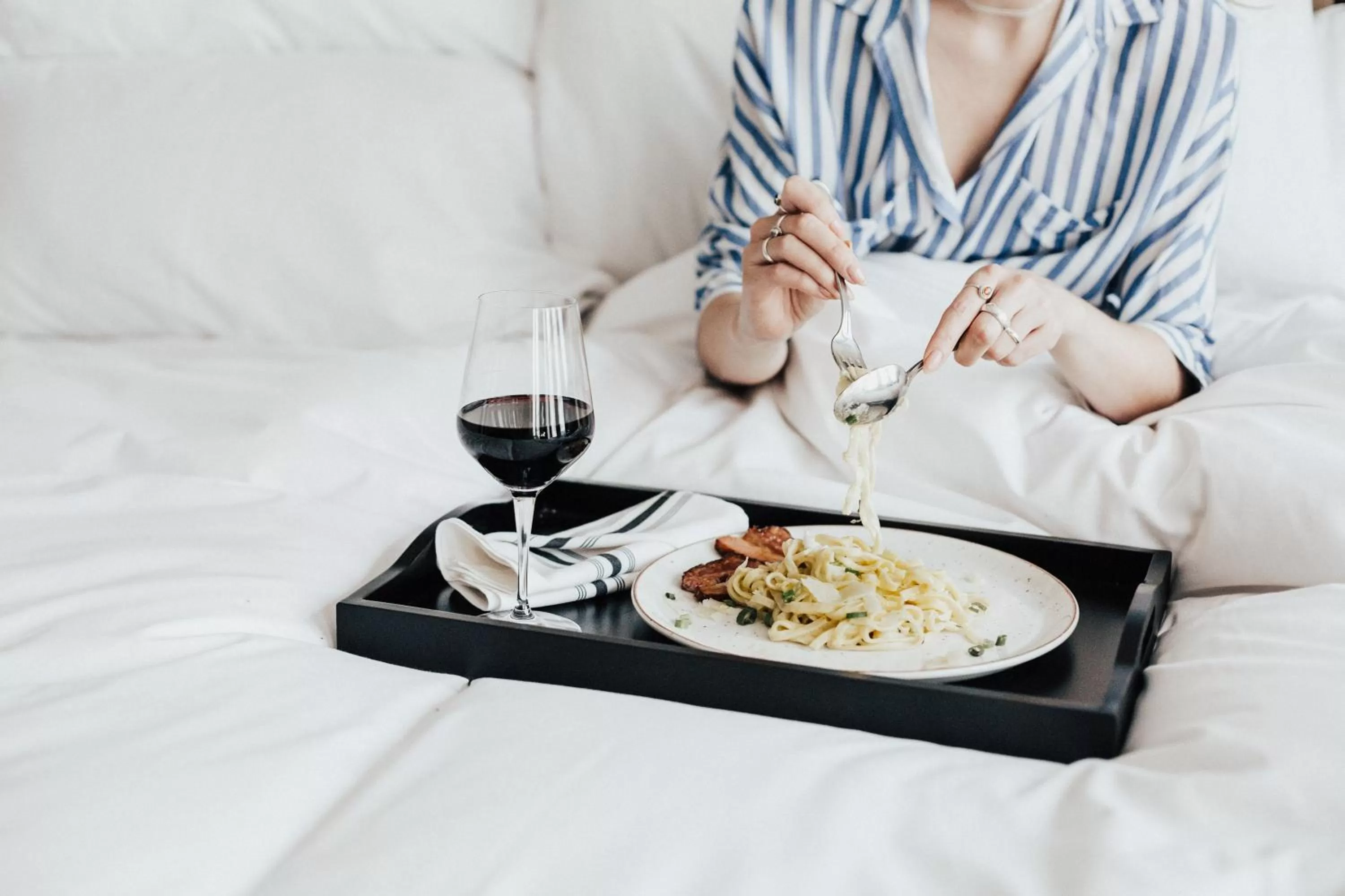 Food and drinks in Hotel Nelligan