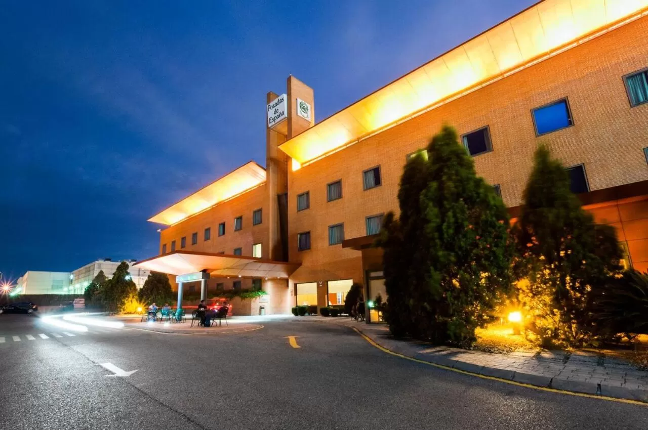 Property building in Posadas de España Pinto