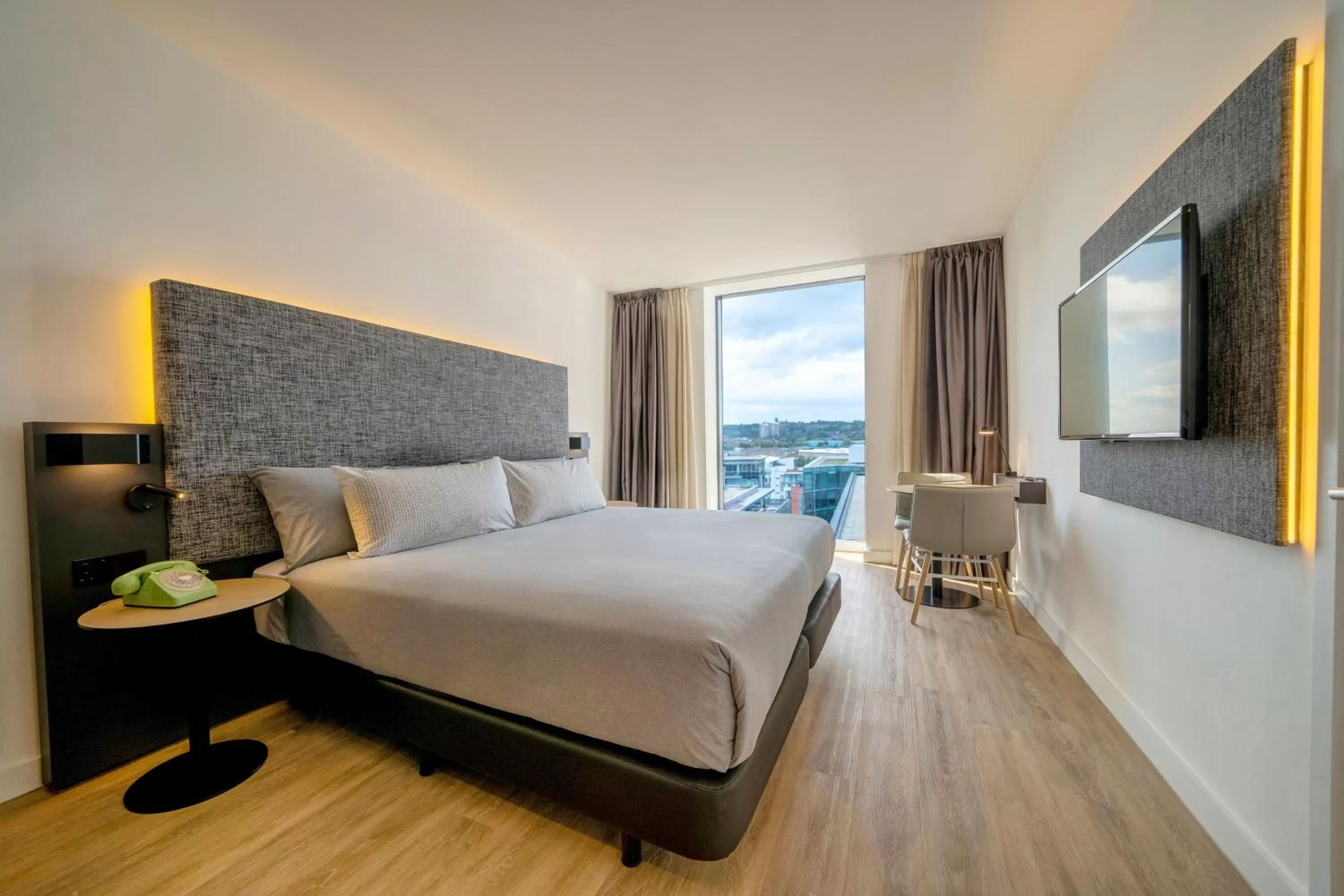 Photo of the whole room, Bed in INNSiDE by Meliá Liverpool