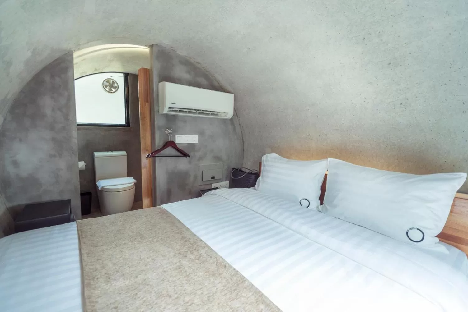 Bathroom, Bed in The Culvert