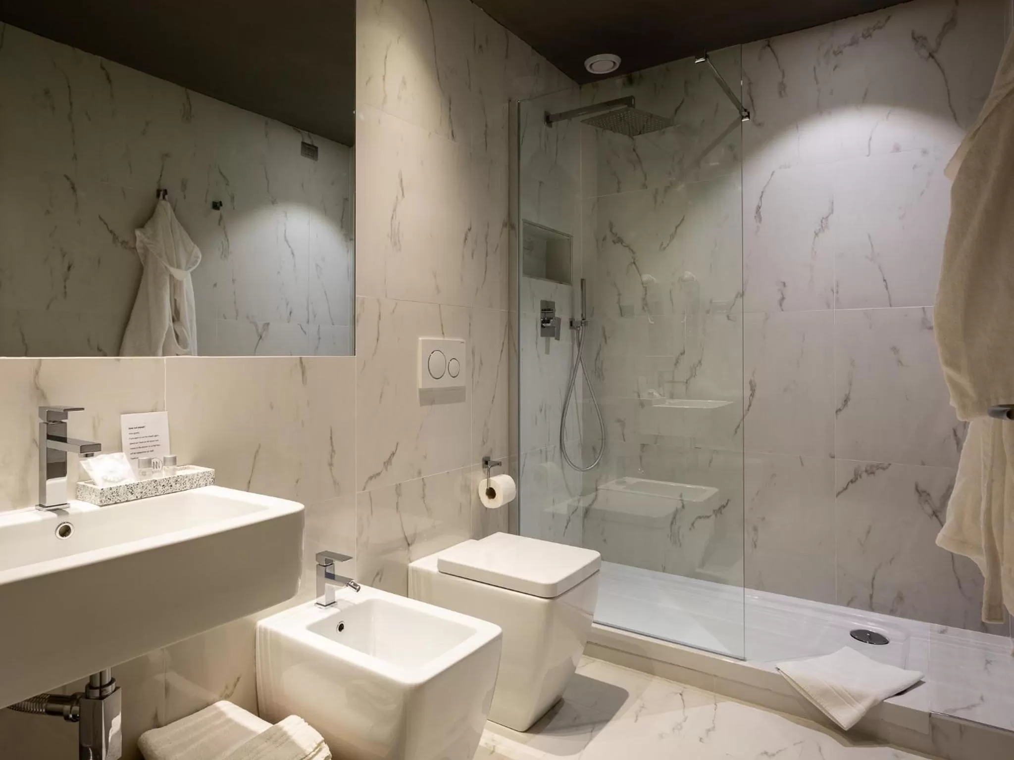 Bathroom in HNN Luxury Suites