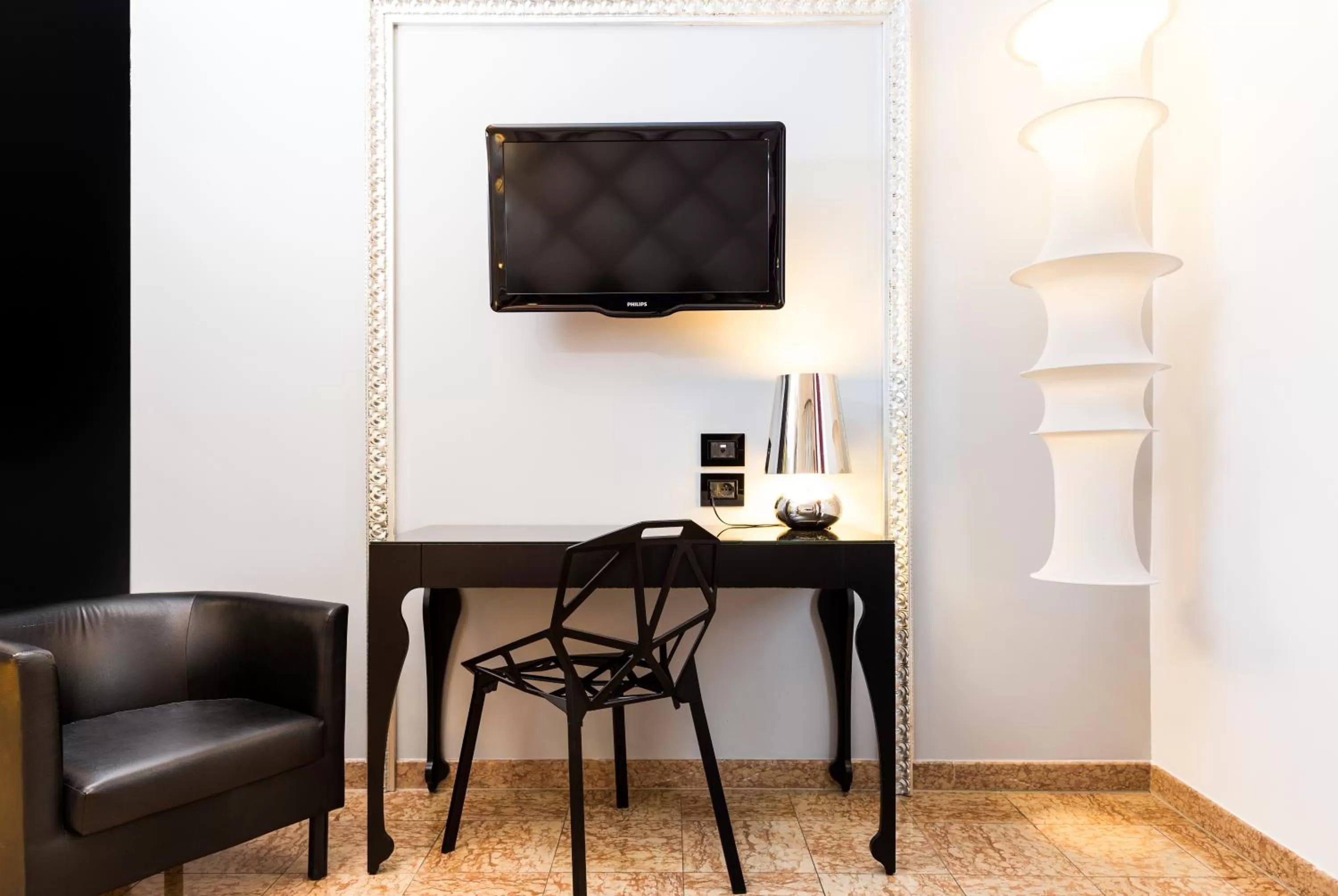 TV and multimedia in Corte Ongaro Hotel