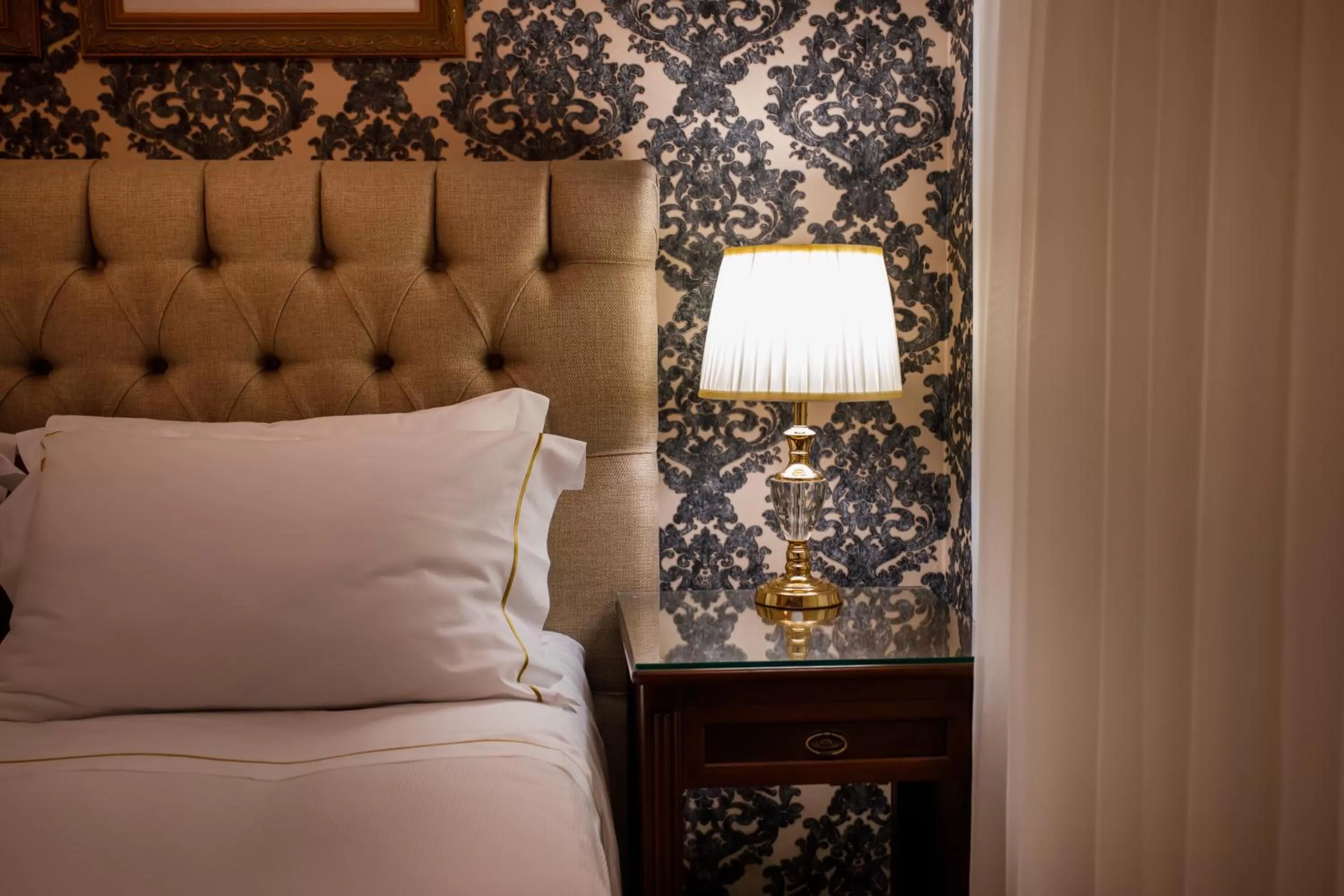 Bed in Sofistic Hotel