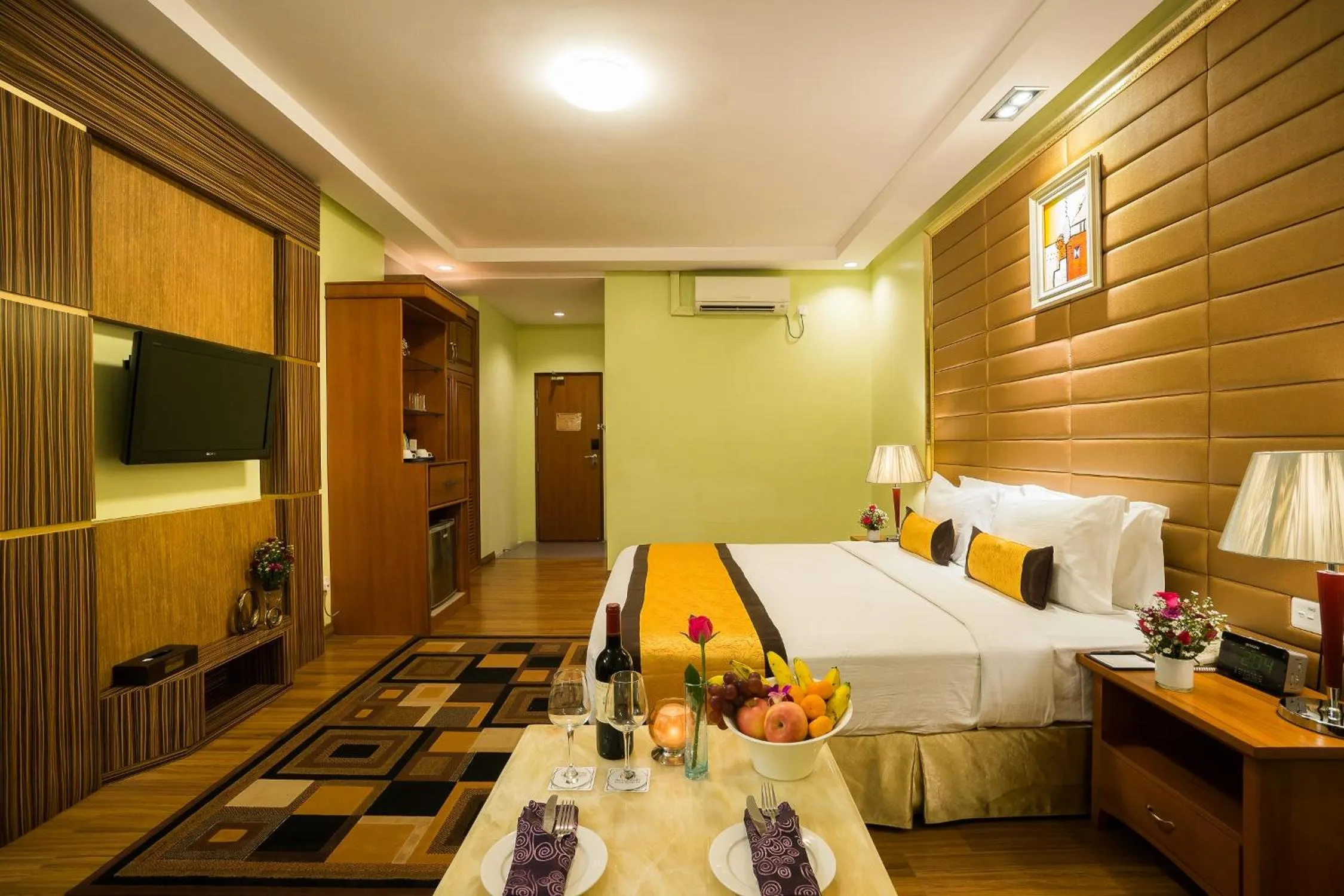 Bedroom in Best Western Green Hill Hotel