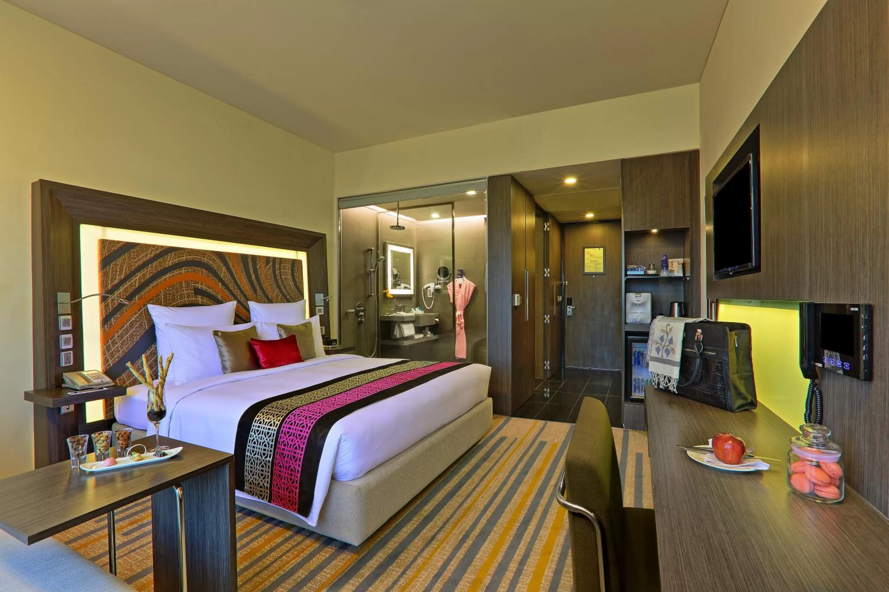 Bedroom, Bed in Novotel Kolkata Hotel and Residences