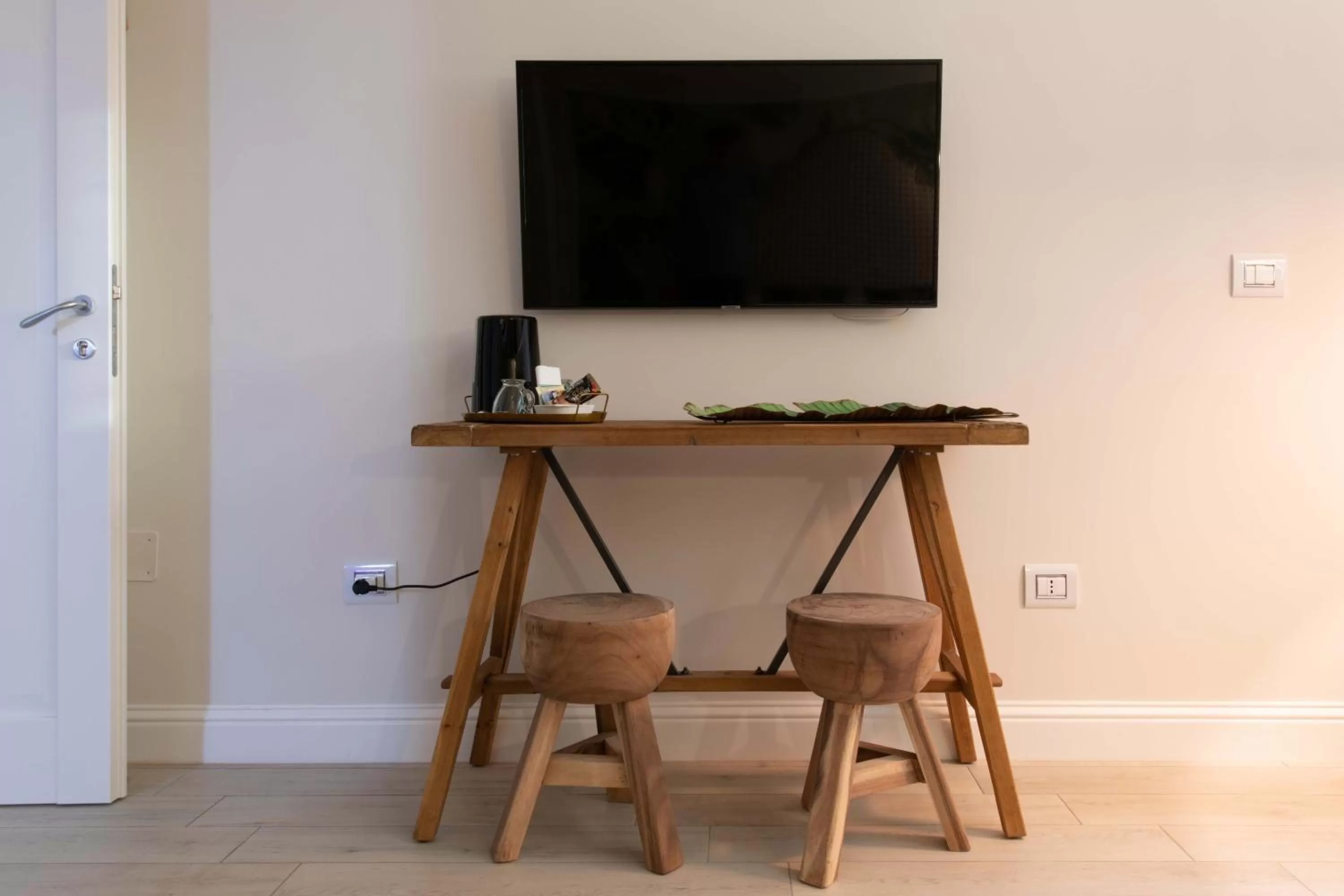 Coffee/tea facilities in Welchome Charming House