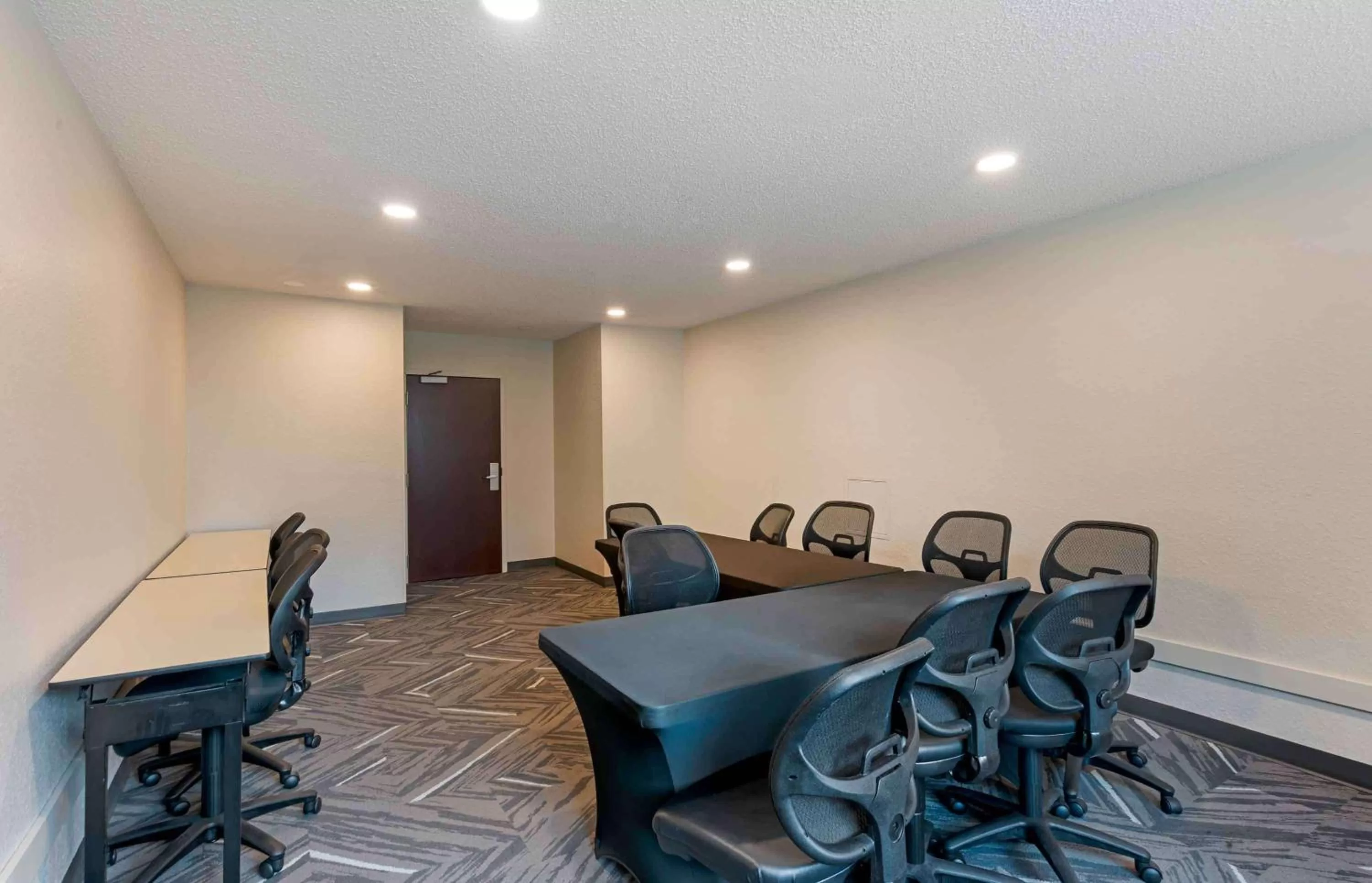 Meeting/conference room in Extended Stay America Suites - Orlando - Convention Center - 6443 Westwood