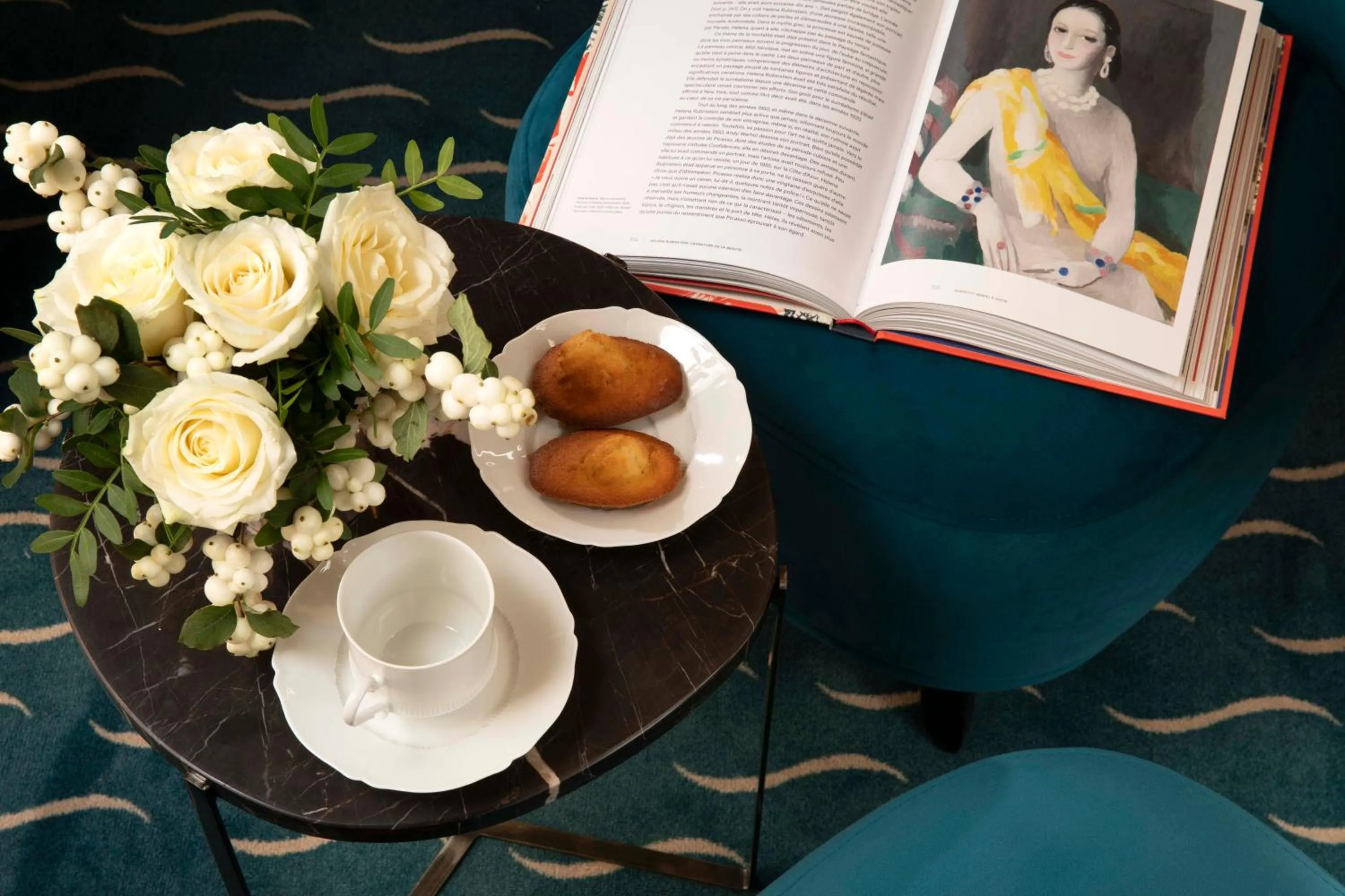 Food and drinks in Hotel des Deux-Iles - Notre-Dame