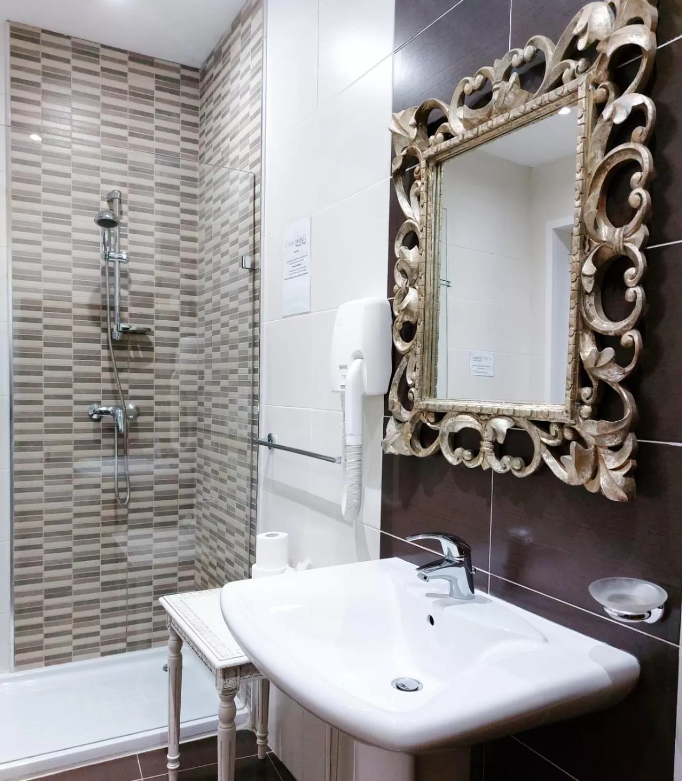 Shower in Casa Birmula Boutique Hotel