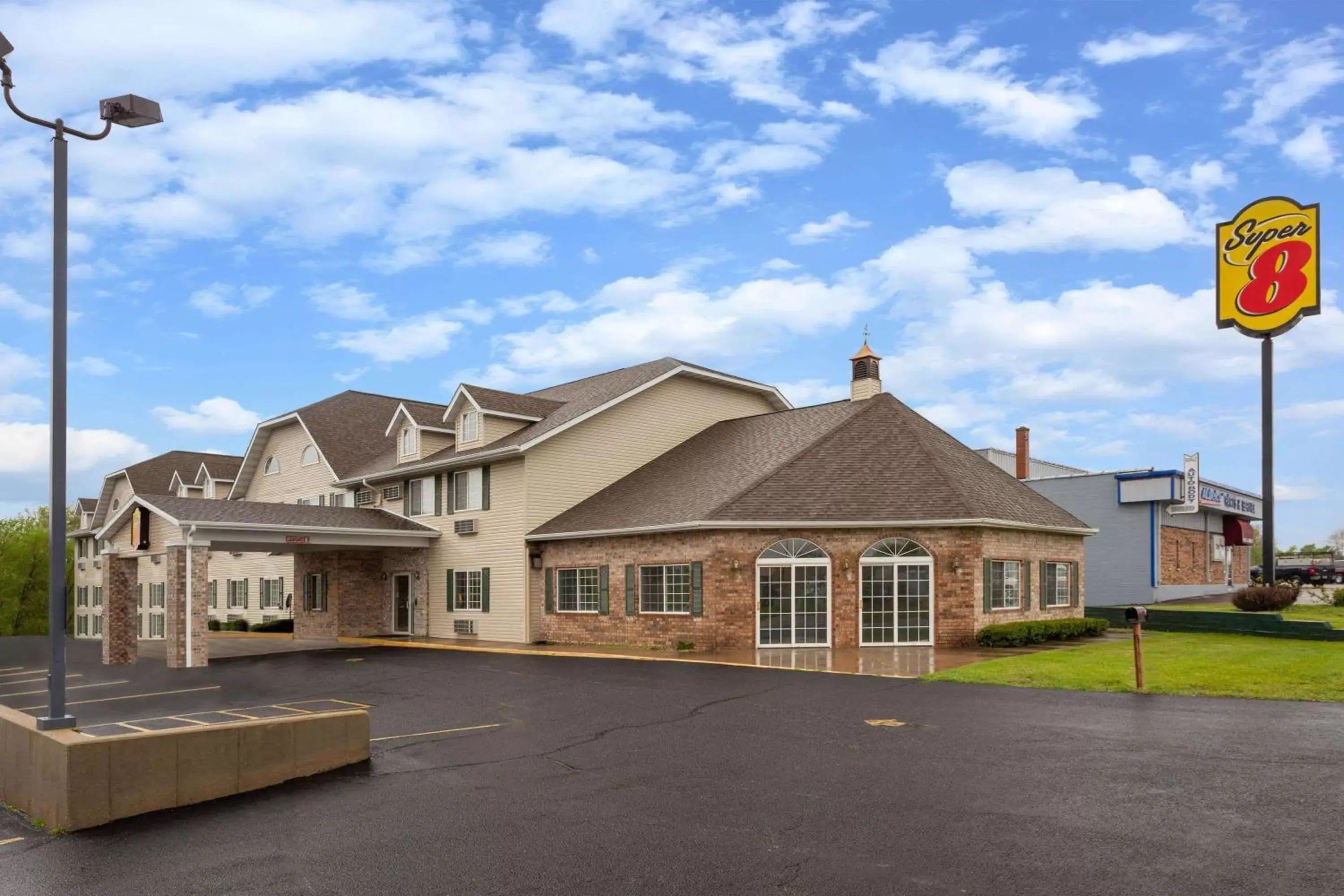 Super 8 by Wyndham Reedsburg Super 8 by Wyndham Reedsburg