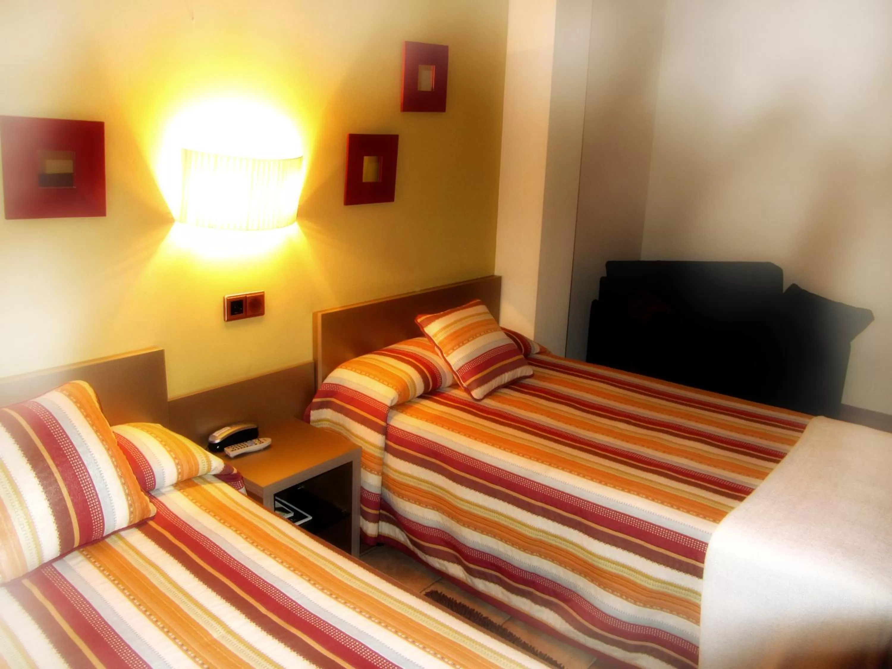 Photo of the whole room, Bed in Hotel Villa de Utrillas